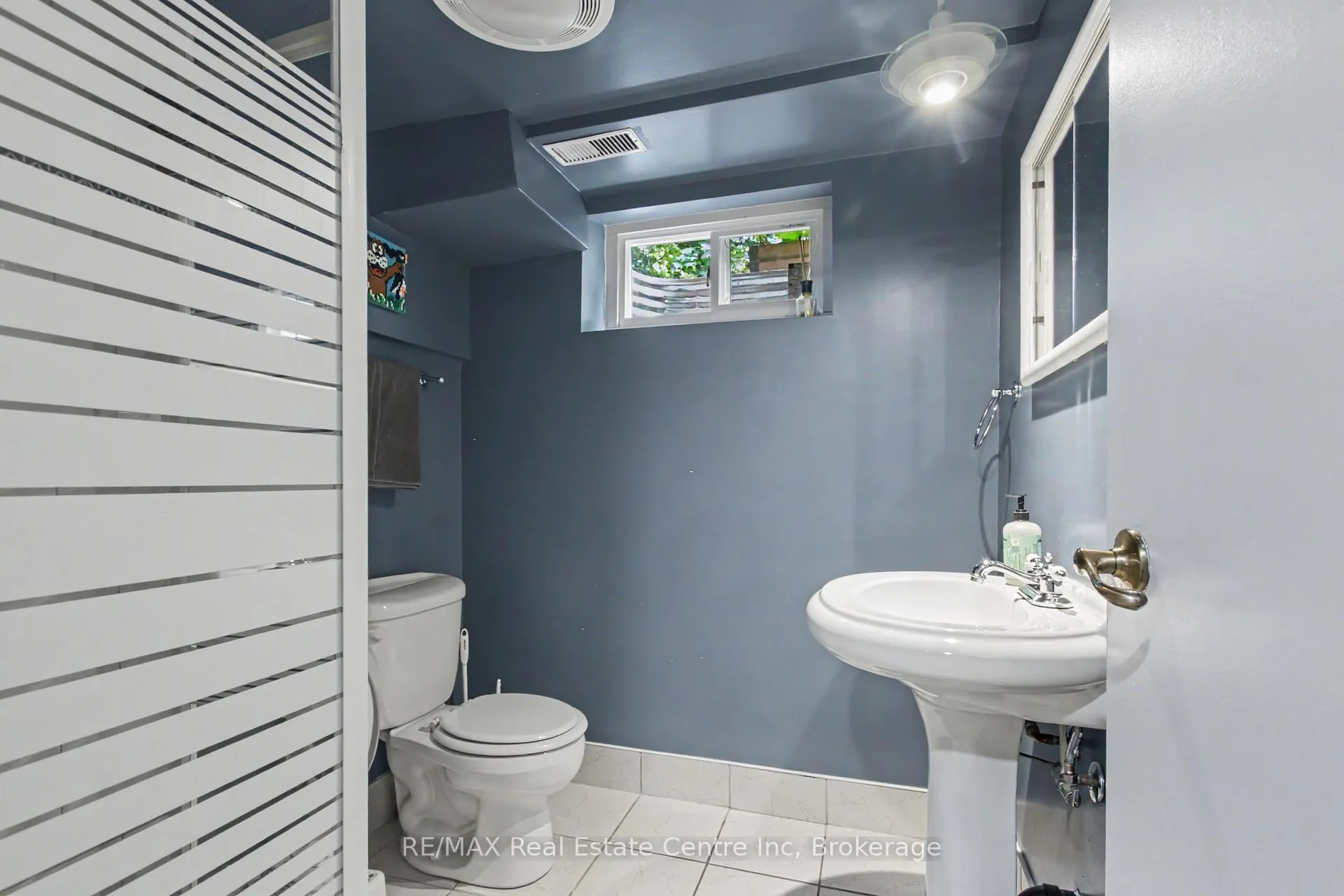 Photo 15 of 23 Glenburnie Drive, Guelph, Grange Road — HOMEH