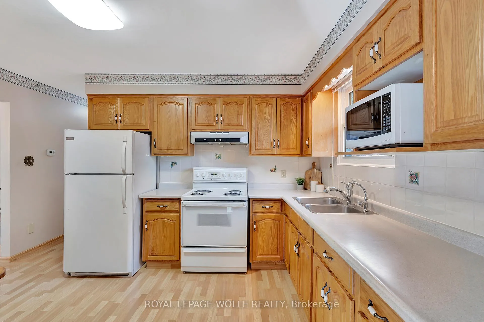 Photo 12 of 73 Brunswick Avenue, Kitchener — HOMEH