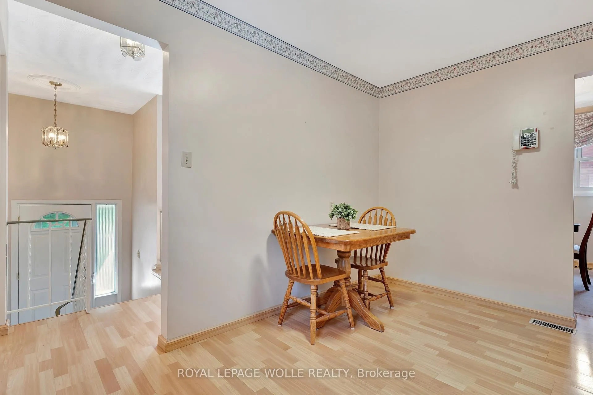 Photo 13 of 73 Brunswick Avenue, Kitchener — HOMEH