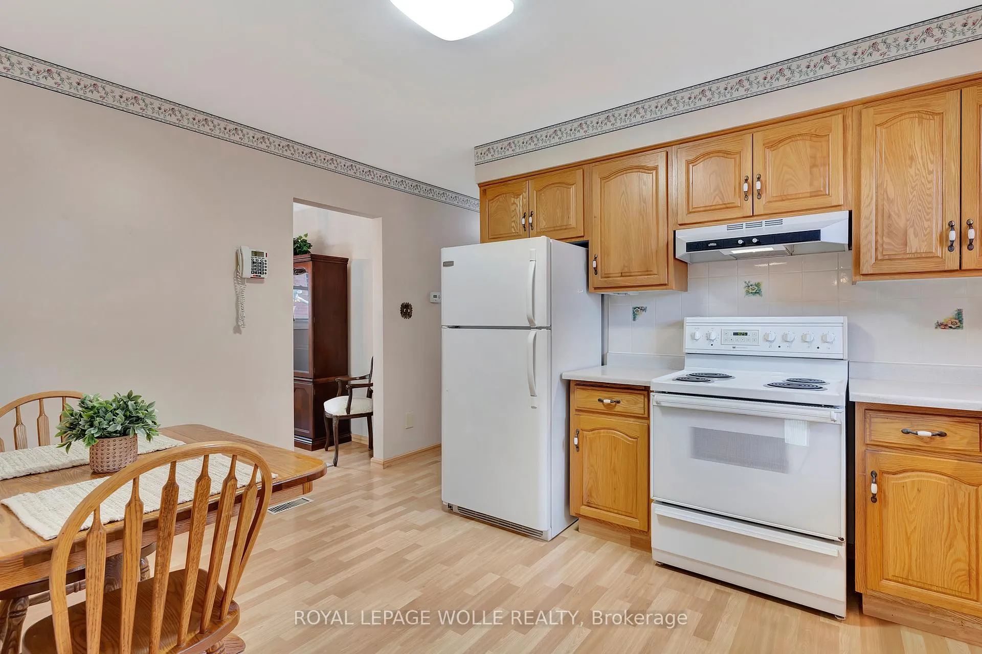 Photo 14 of 73 Brunswick Avenue, Kitchener — HOMEH