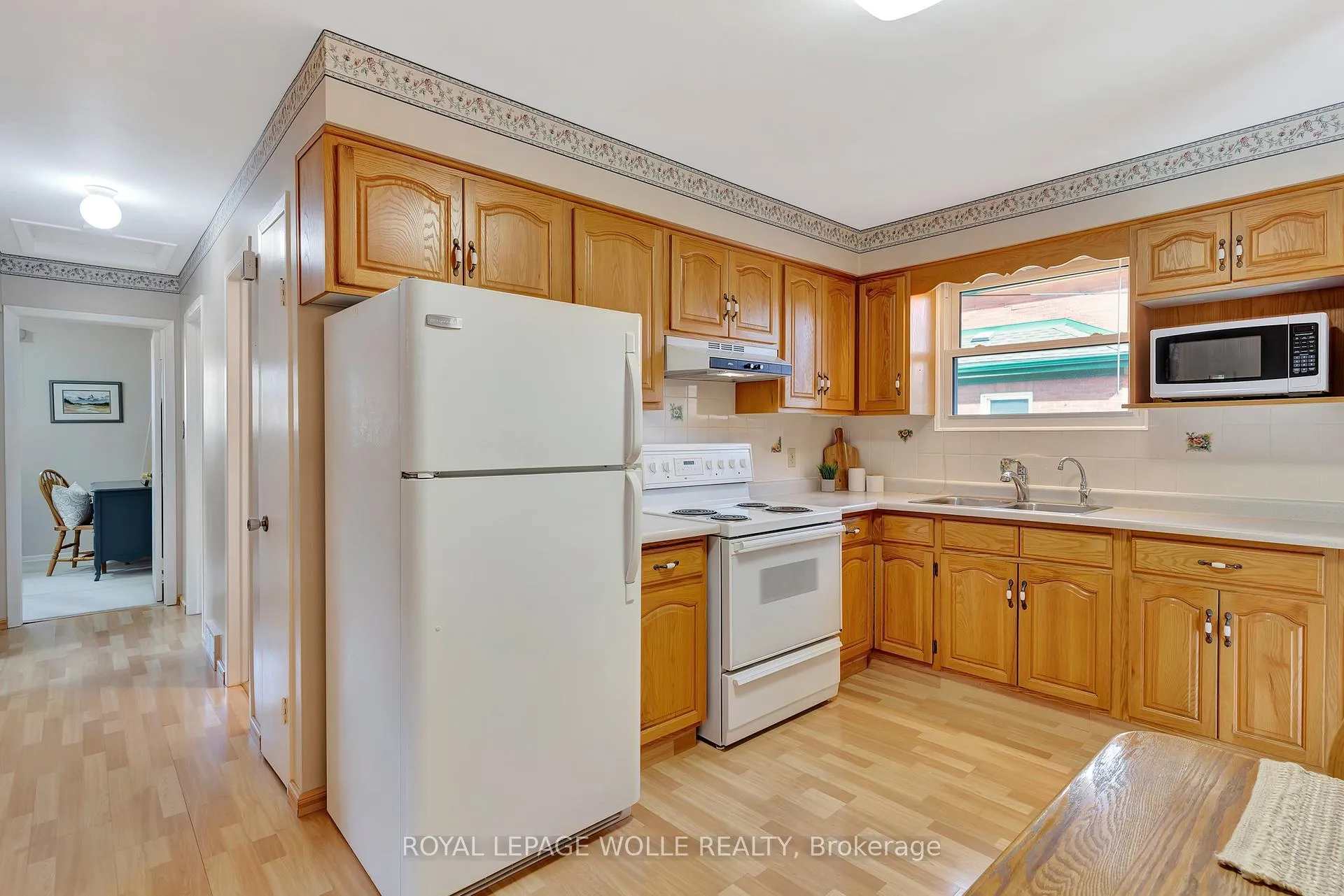 Photo 15 of 73 Brunswick Avenue, Kitchener — HOMEH