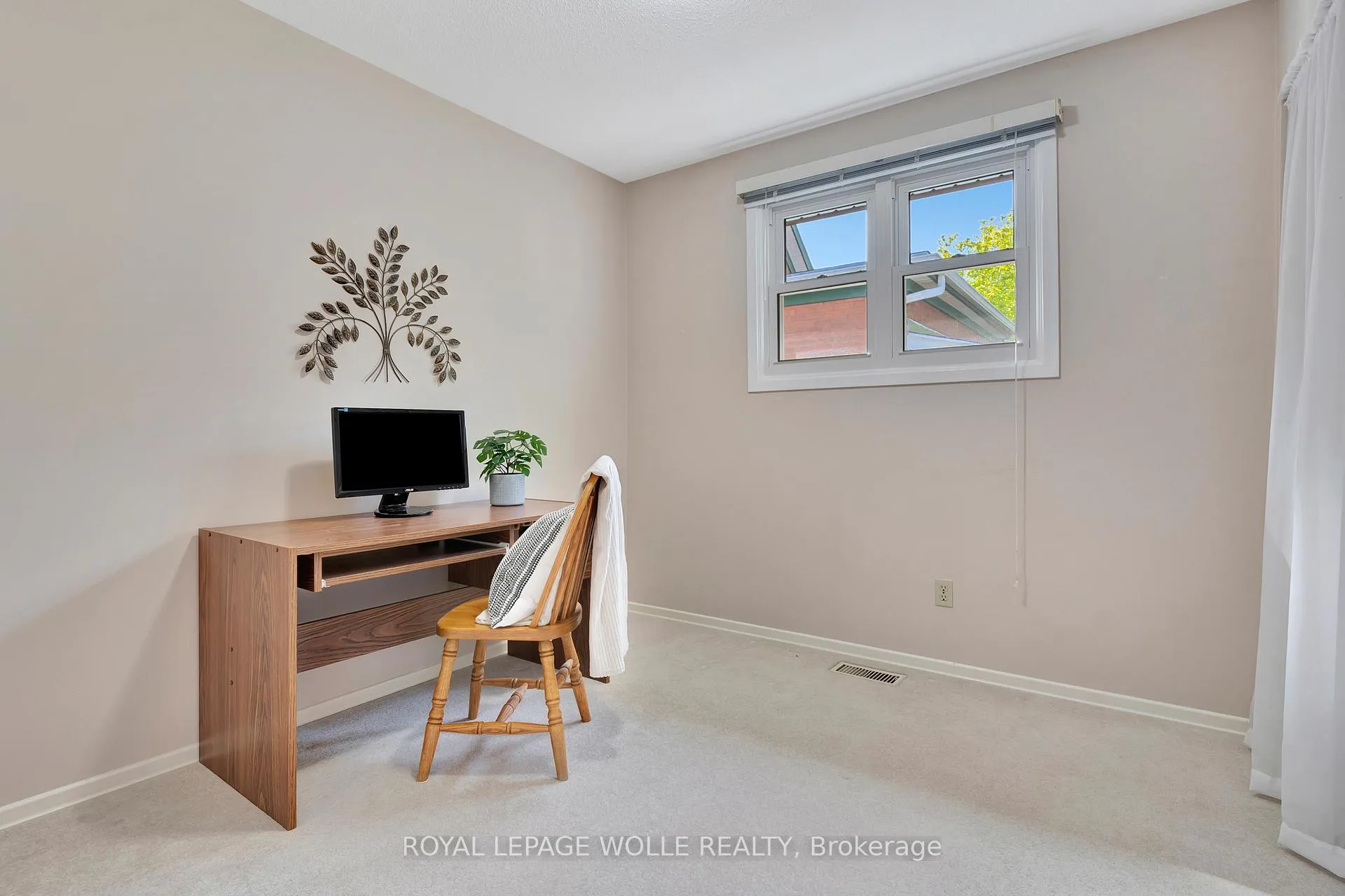 Photo 19 of 73 Brunswick Avenue, Kitchener — HOMEH