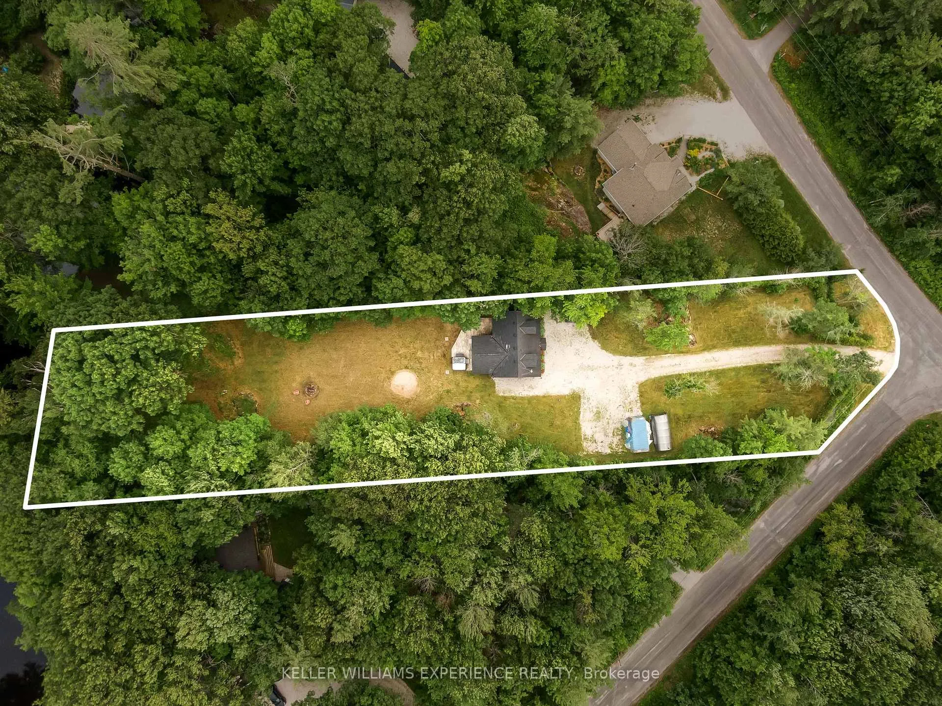 Photo 4 of 7516 Island Crescent W, Ramara, Rural Ramara — HOMEH