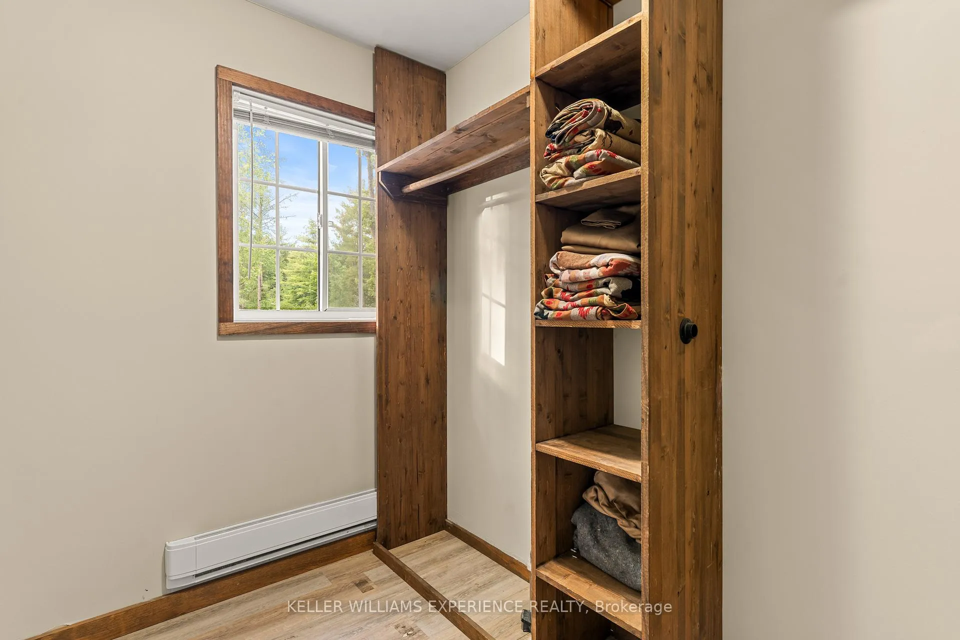 Photo 23 of 7516 Island Crescent W, Ramara, Rural Ramara — HOMEH