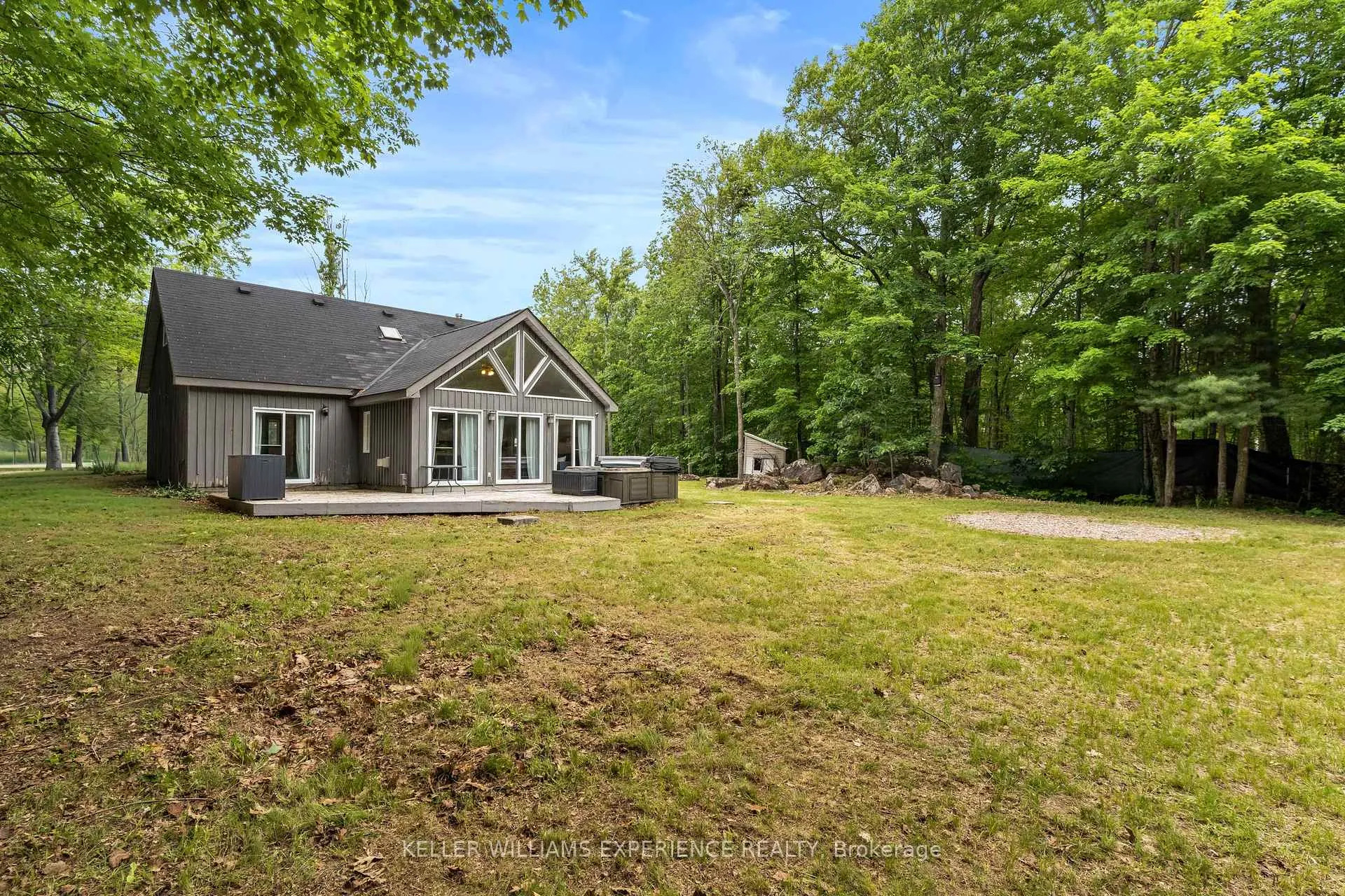 Photo 33 of 7516 Island Crescent W, Ramara, Rural Ramara — HOMEH