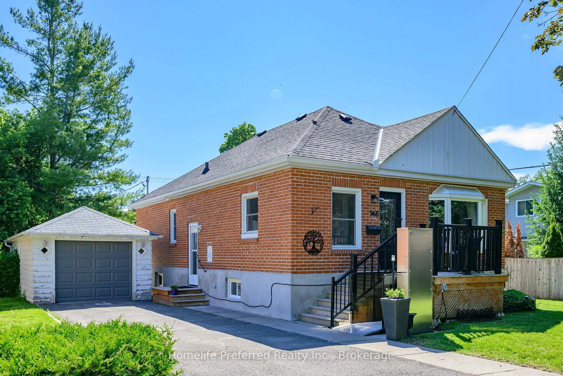 Photo 2 of 966 Noble Place, Peterborough, Otonabee Ward 1 — HOMEH