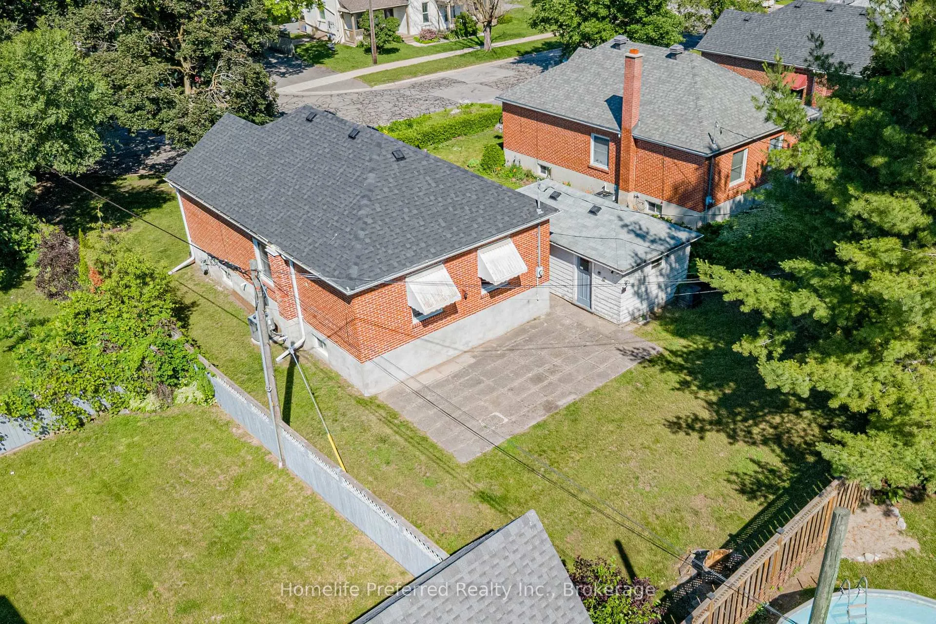 Photo 3 of 966 Noble Place, Peterborough, Otonabee Ward 1 — HOMEH