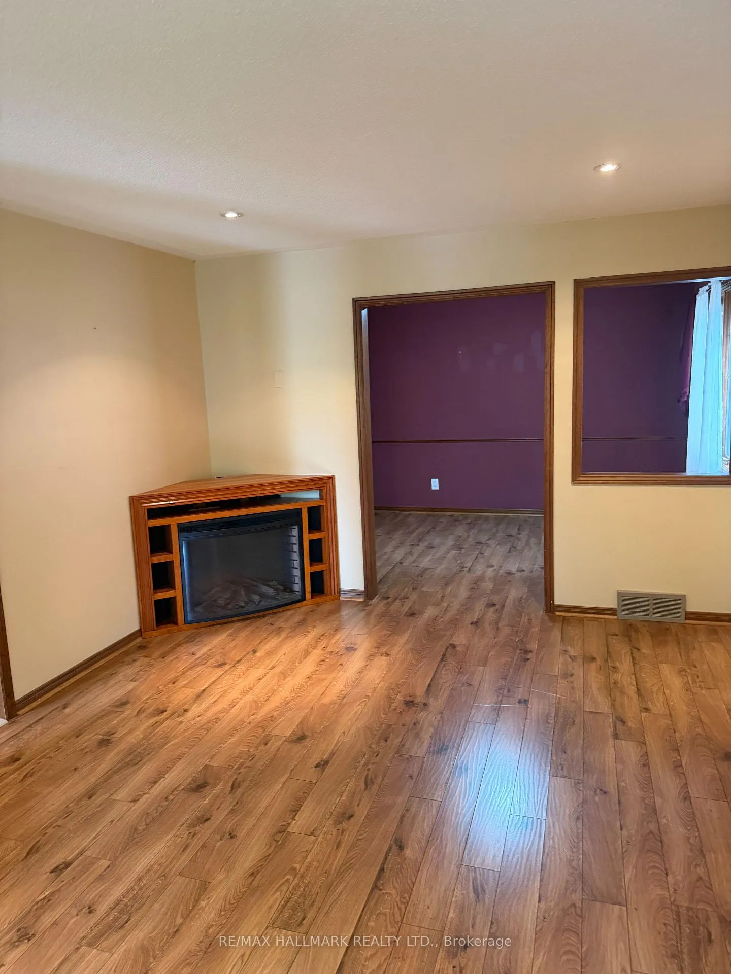 Photo 6 of 75 Golfview Crescent, London, South Q — HOMEH