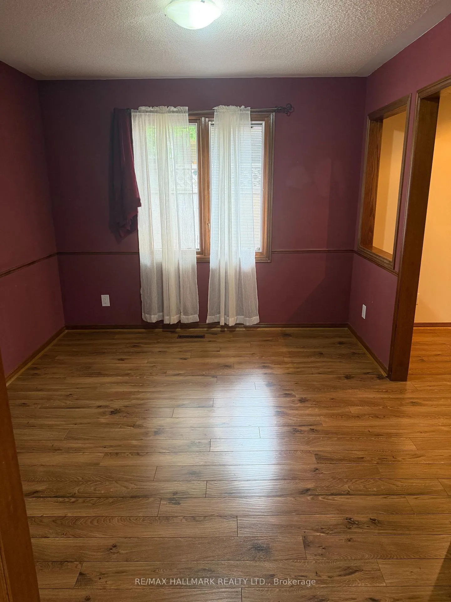 Photo 7 of 75 Golfview Crescent, London, South Q — HOMEH