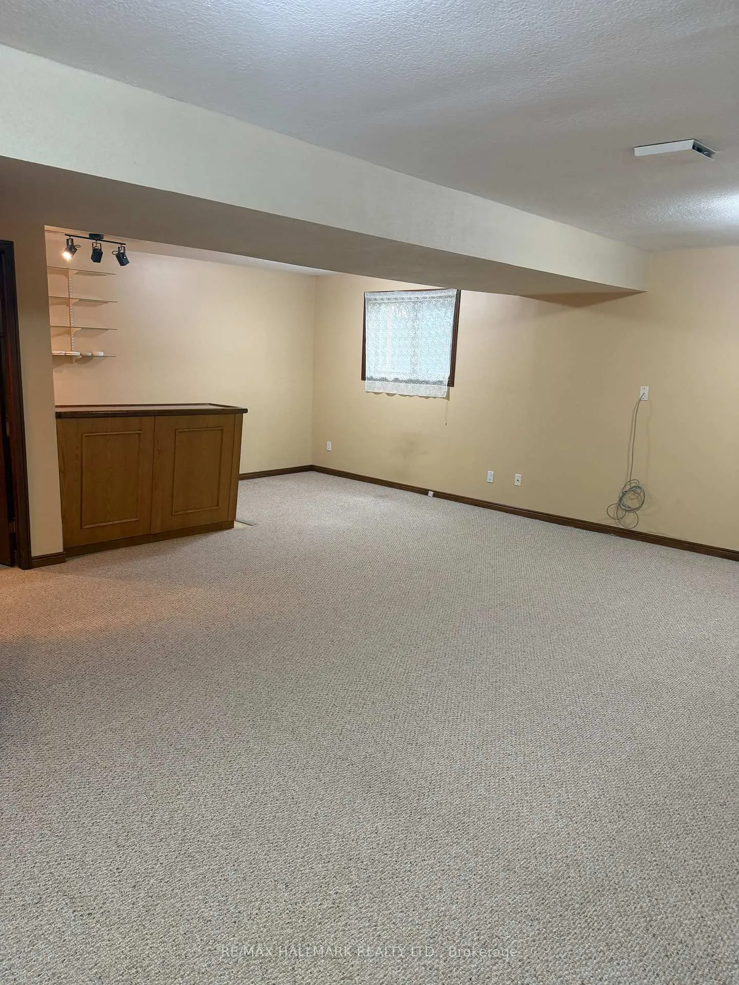 Photo 16 of 75 Golfview Crescent, London, South Q — HOMEH