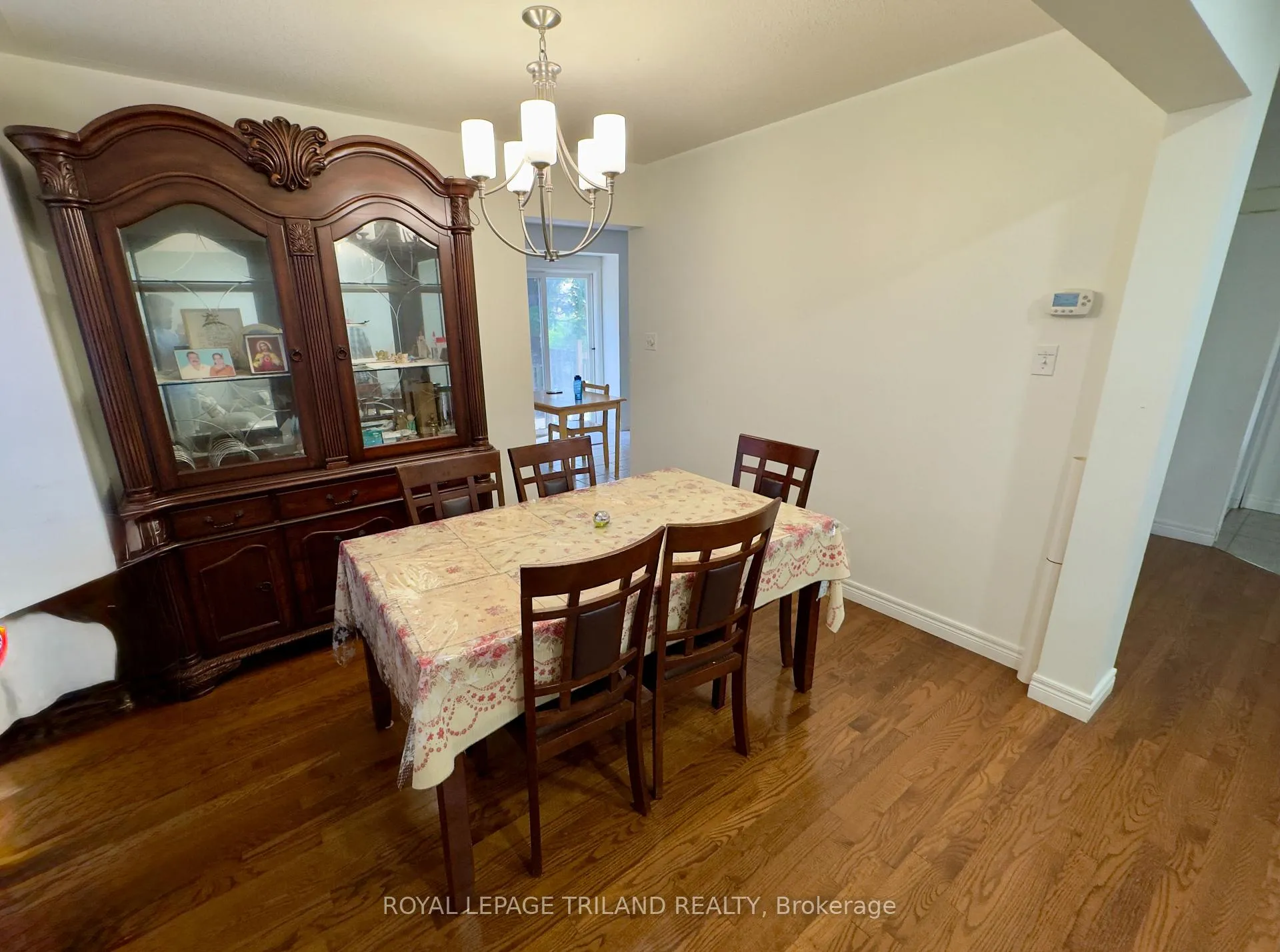 Photo 5 of 82 Meadowridge Road, London, North M — HOMEH