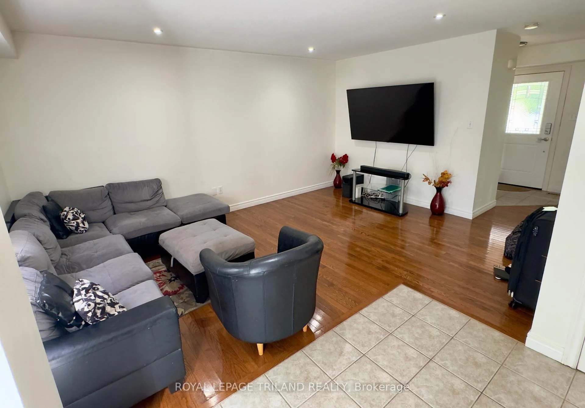 Photo 7 of 82 Meadowridge Road, London, North M — HOMEH