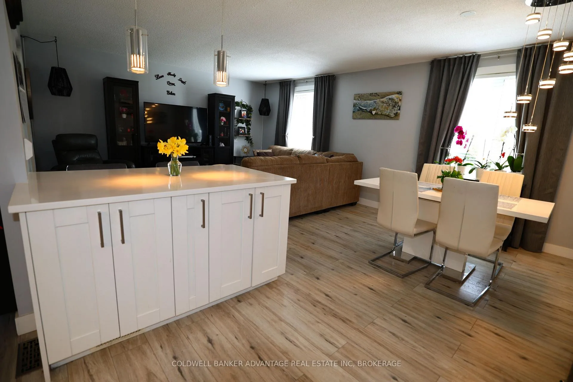 Photo 7 of 29 Willcher Drive, St. Catharines, Lakeshore — HOMEH
