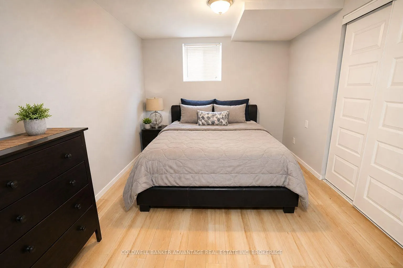 Photo 20 of 29 Willcher Drive, St. Catharines, Lakeshore — HOMEH