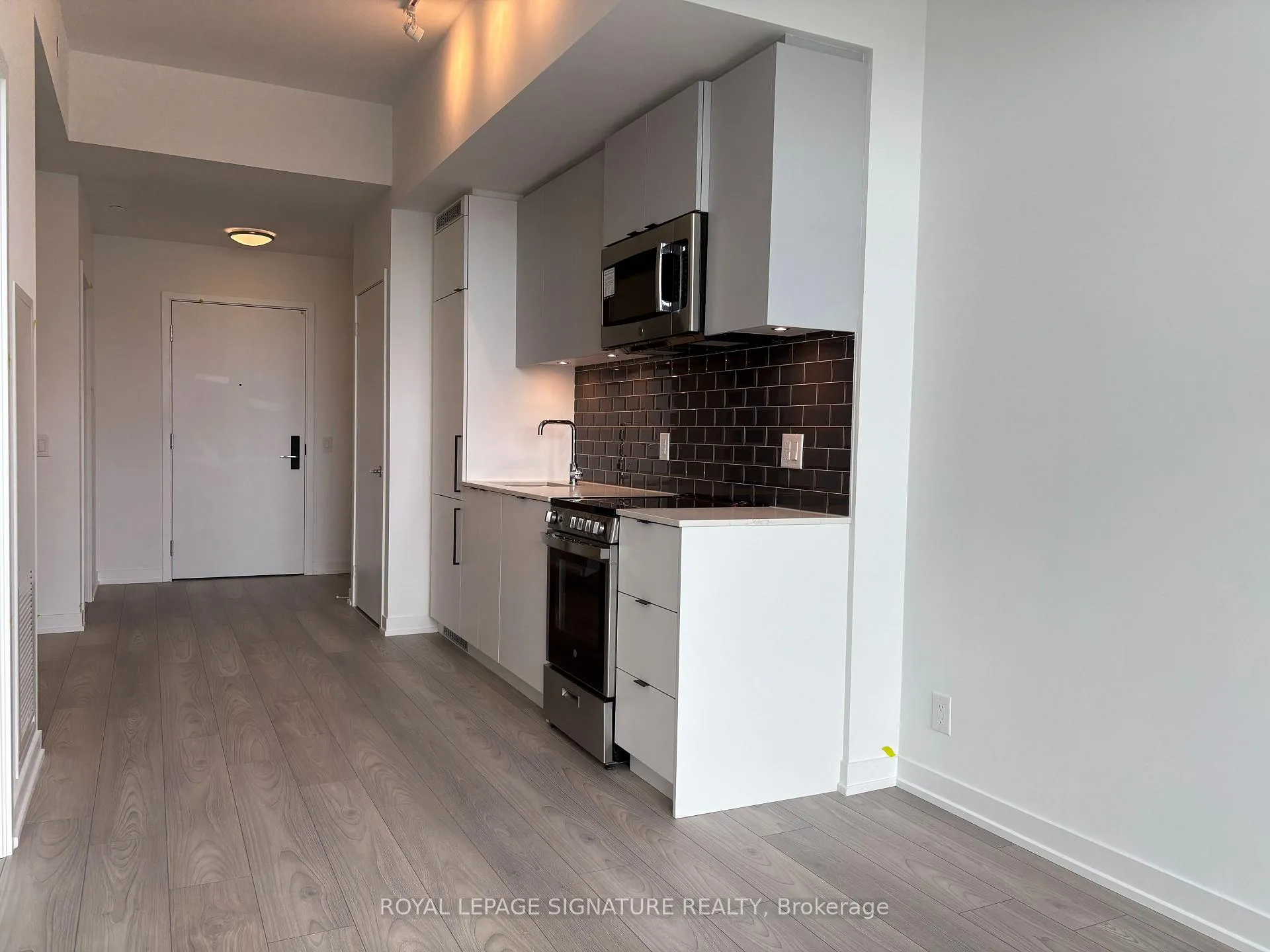 Photo 3 of Unit 1108, 285 Dufferin Street, Toronto, South Parkdale — HOMEH
