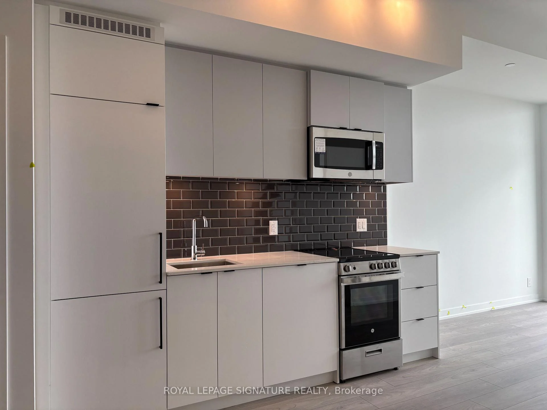 Photo 2 of Unit 1108, 285 Dufferin Street, Toronto, South Parkdale — HOMEH