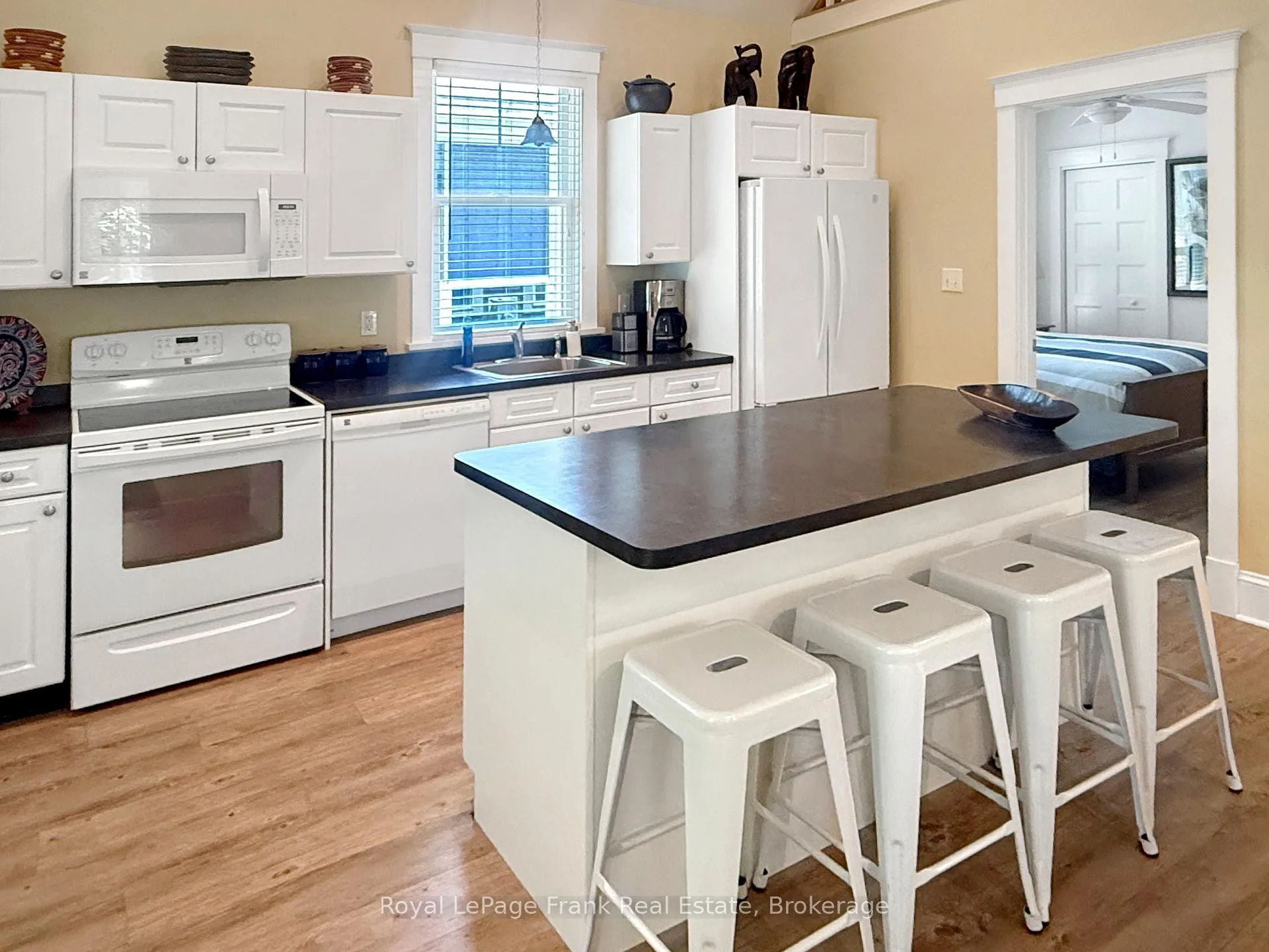 Photo 7 of Unit 145, 10 Farm View Lane, Prince Edward County, Athol Ward — HOMEH