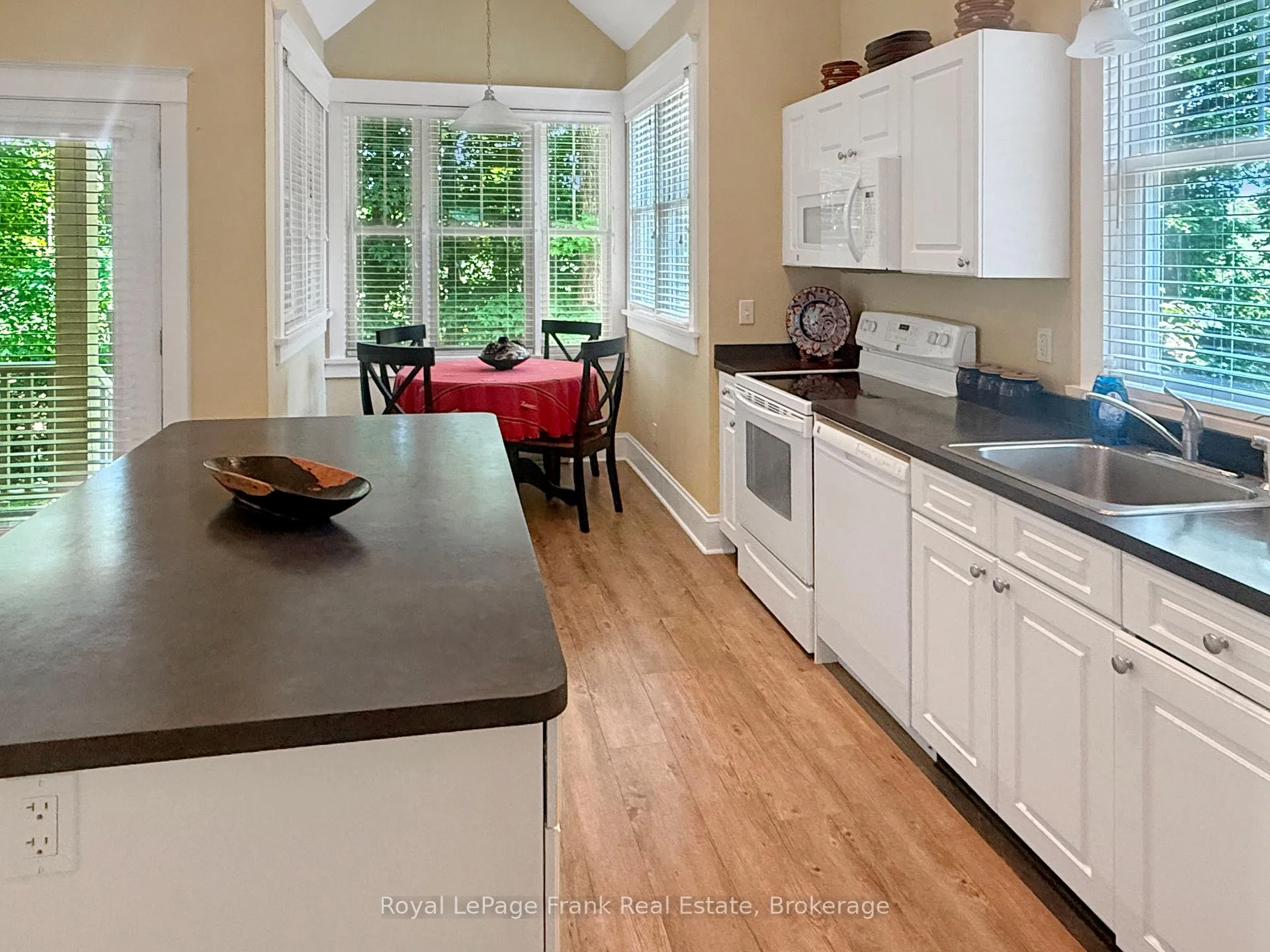 Photo 8 of Unit 145, 10 Farm View Lane, Prince Edward County, Athol Ward — HOMEH