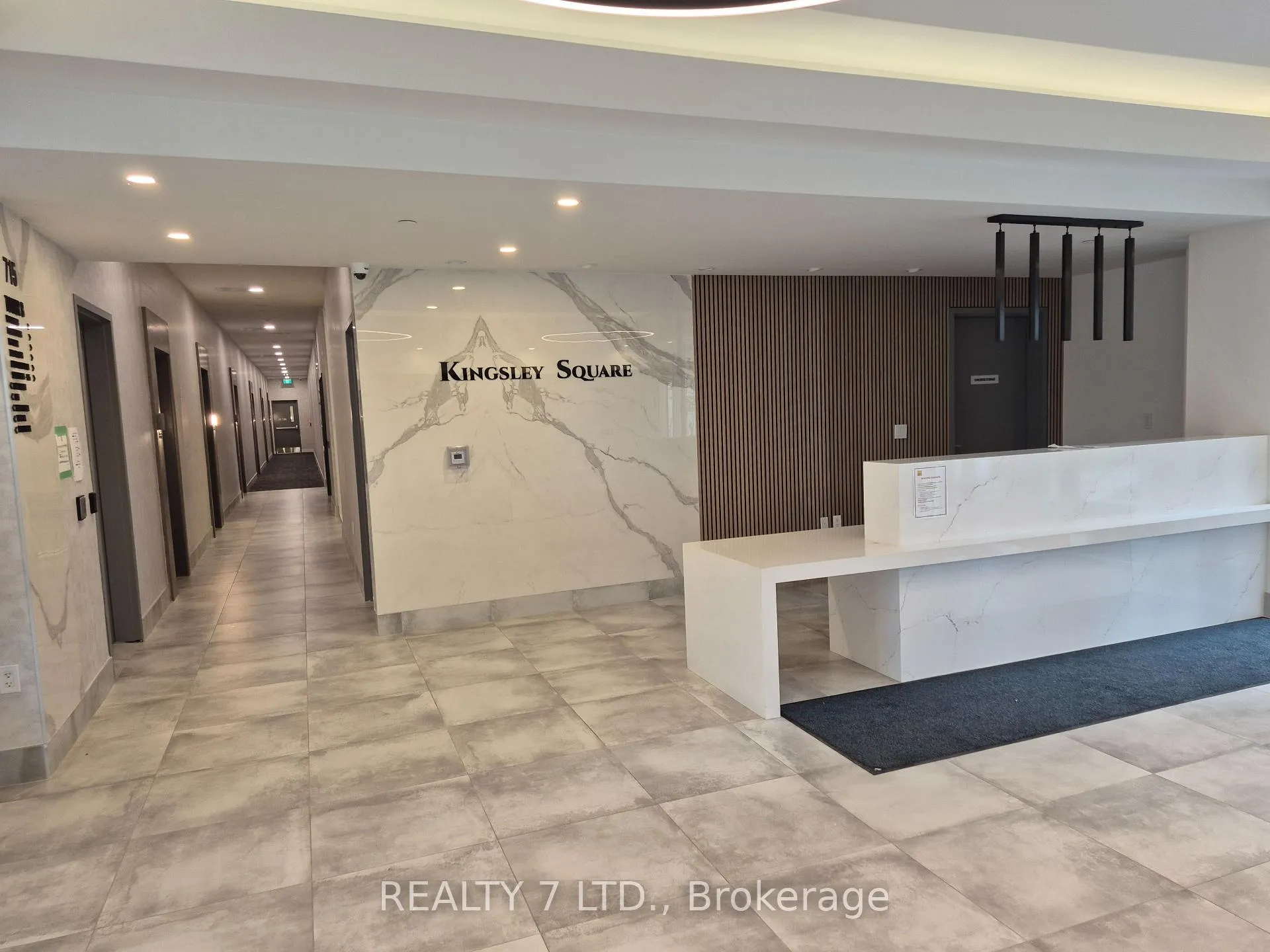 Photo 2 of Unit 1403, 705 Davis Drive, Newmarket, Huron Heights-Leslie Valley — HOMEH