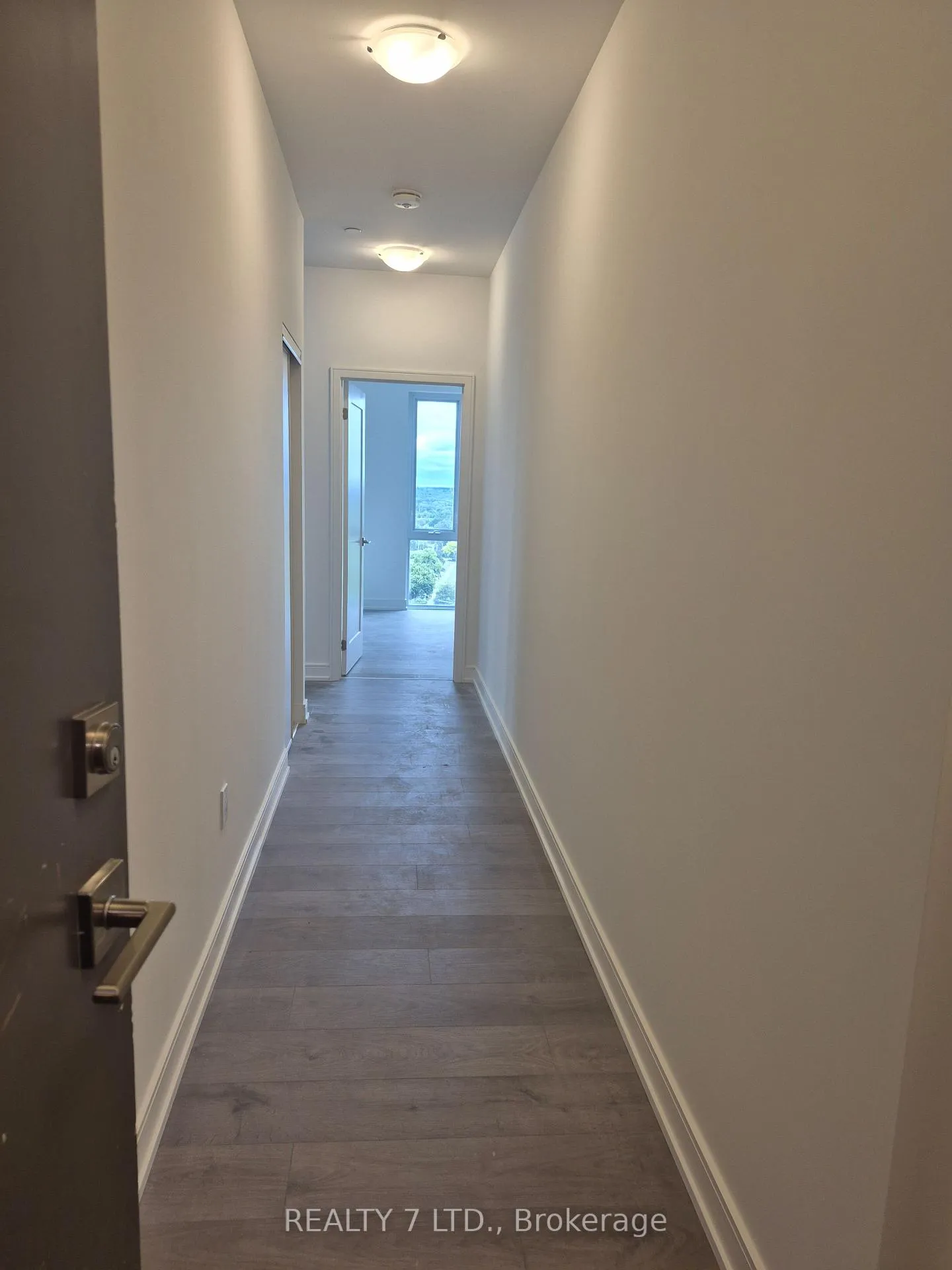 Photo 8 of Unit 1403, 705 Davis Drive, Newmarket, Huron Heights-Leslie Valley — HOMEH