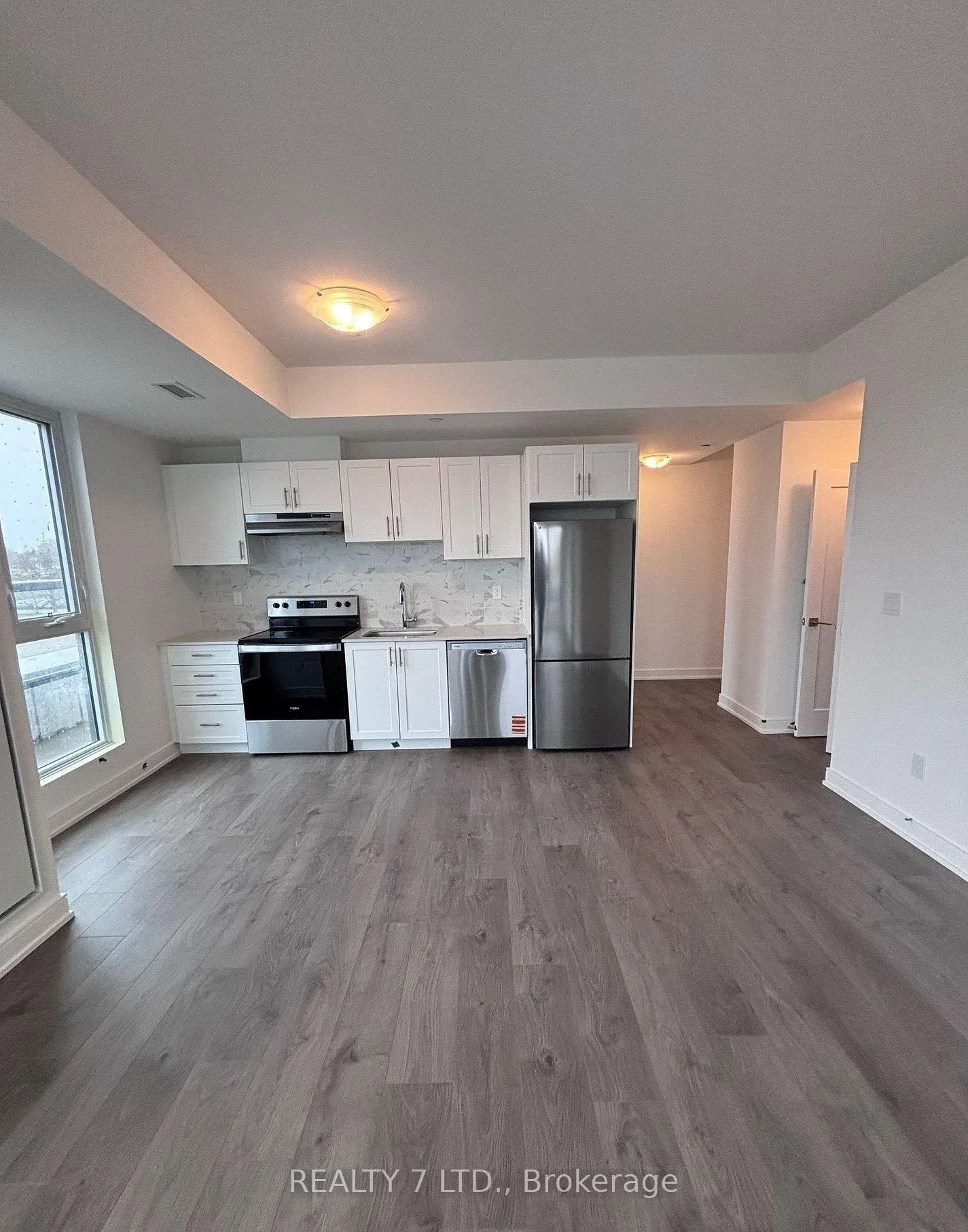 Photo 12 of Unit 1403, 705 Davis Drive, Newmarket, Huron Heights-Leslie Valley — HOMEH