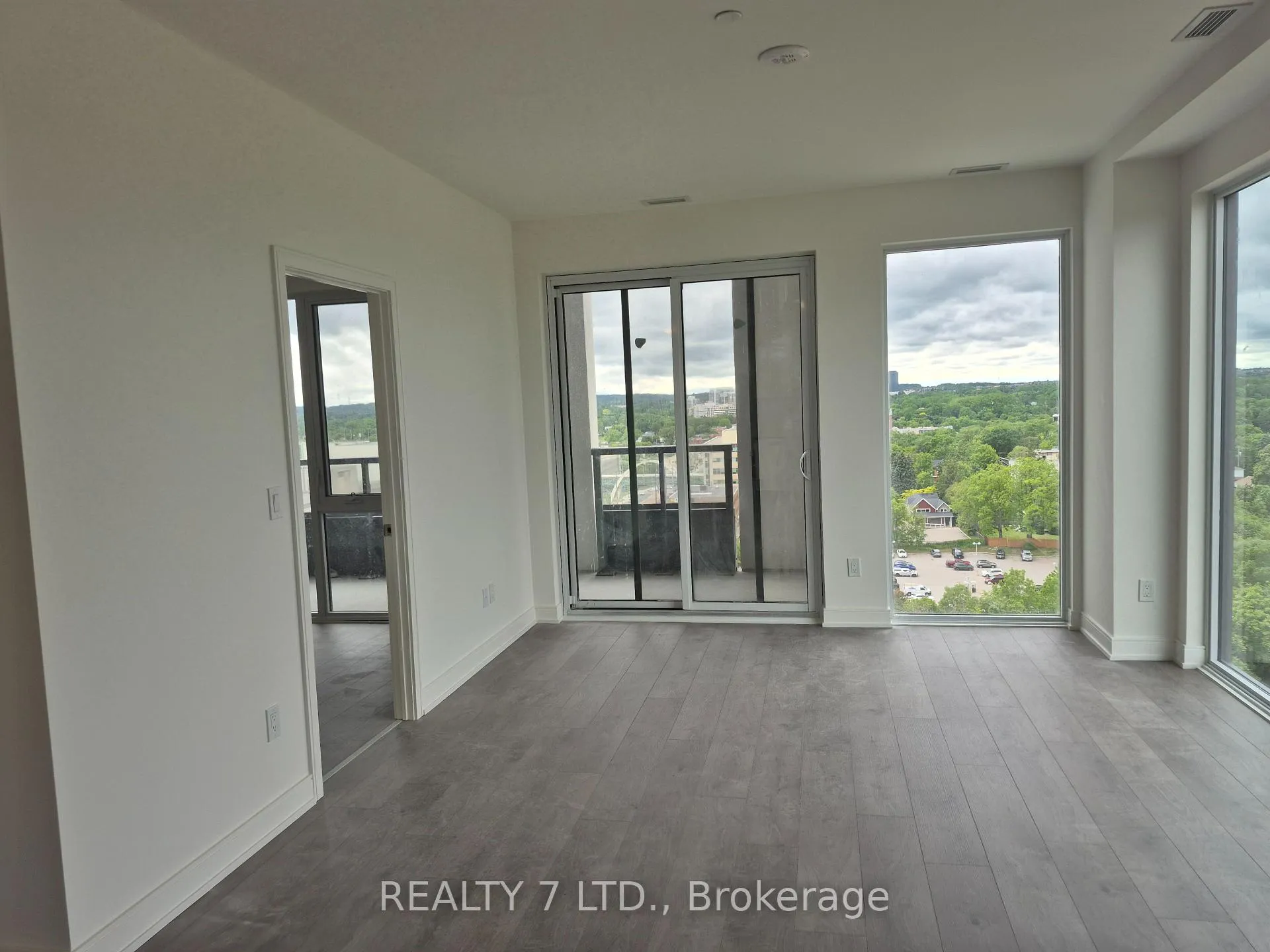 Photo 16 of Unit 1403, 705 Davis Drive, Newmarket, Huron Heights-Leslie Valley — HOMEH