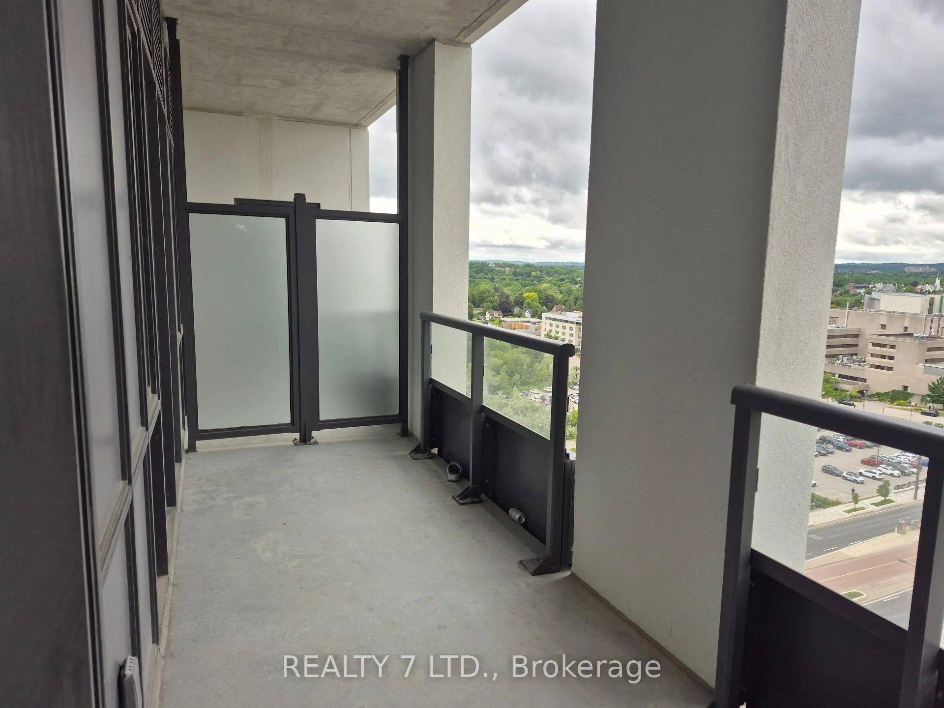 Photo 20 of Unit 1403, 705 Davis Drive, Newmarket, Huron Heights-Leslie Valley — HOMEH