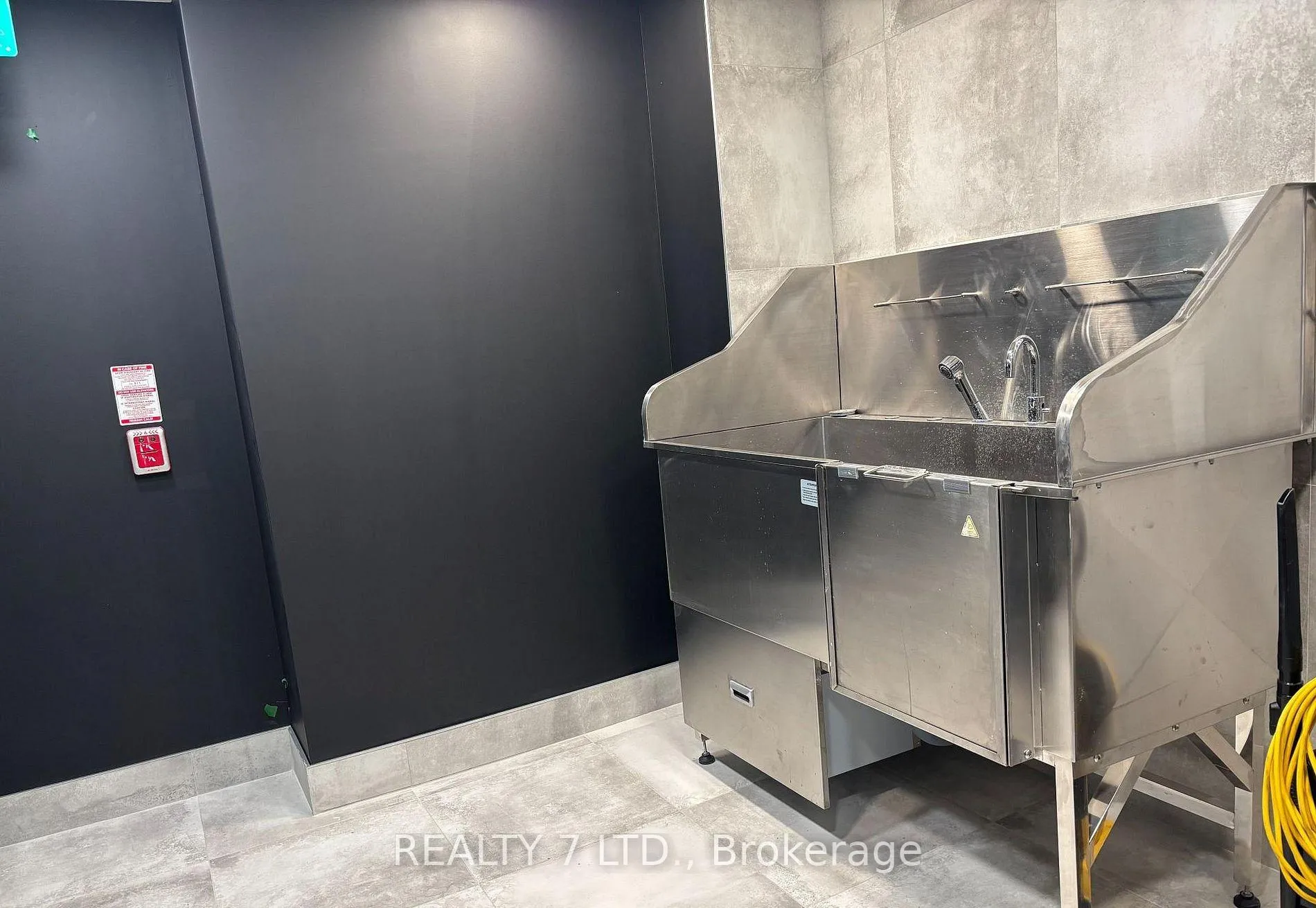 Photo 23 of Unit 1403, 705 Davis Drive, Newmarket, Huron Heights-Leslie Valley — HOMEH