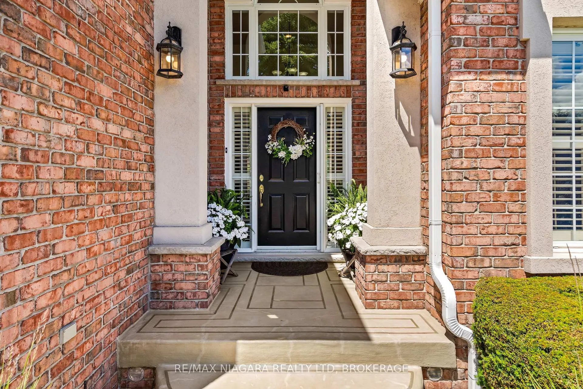 Photo 6 of 6301 Emma Street, Niagara Falls, Stamford — HOMEH