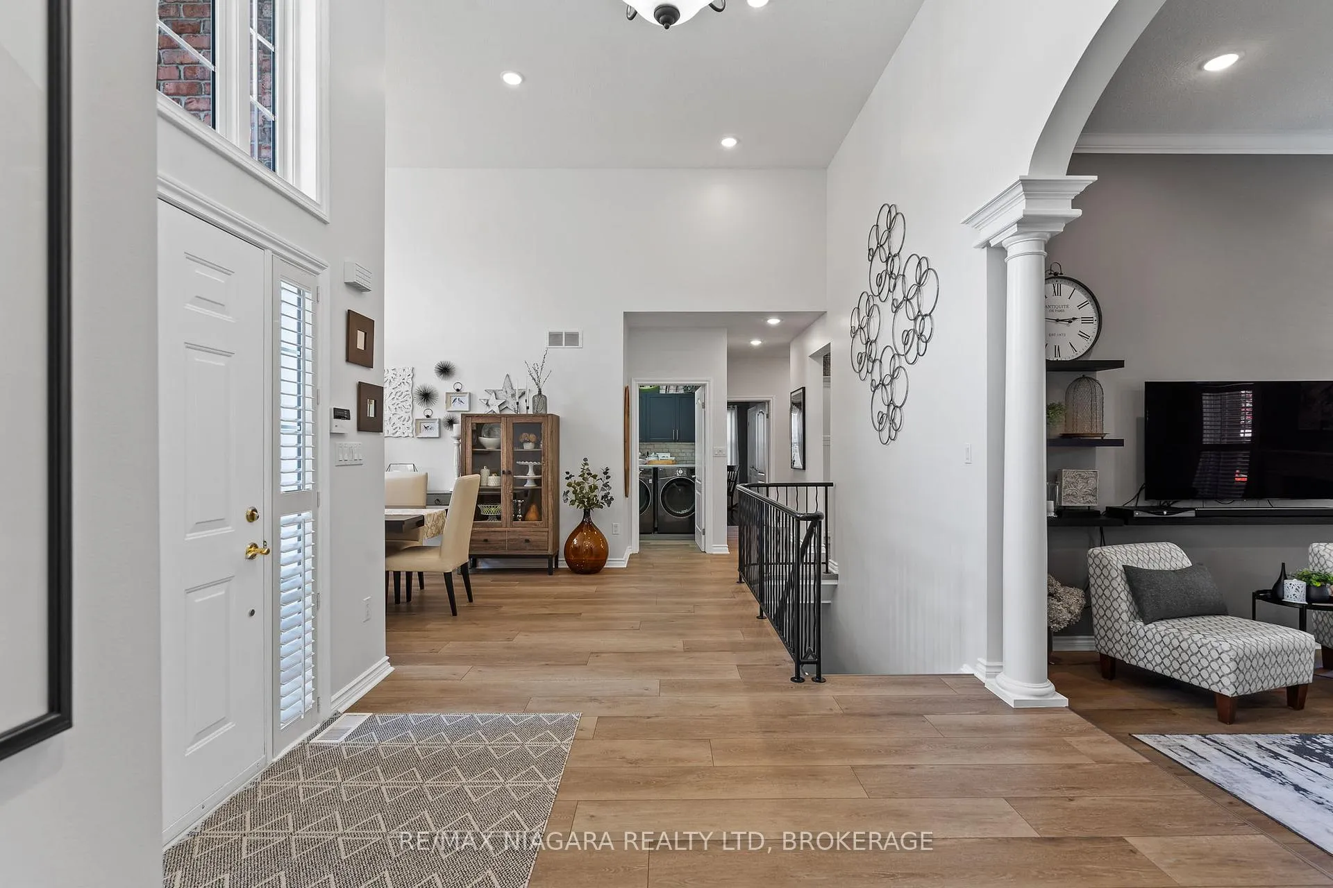 Photo 9 of 6301 Emma Street, Niagara Falls, Stamford — HOMEH