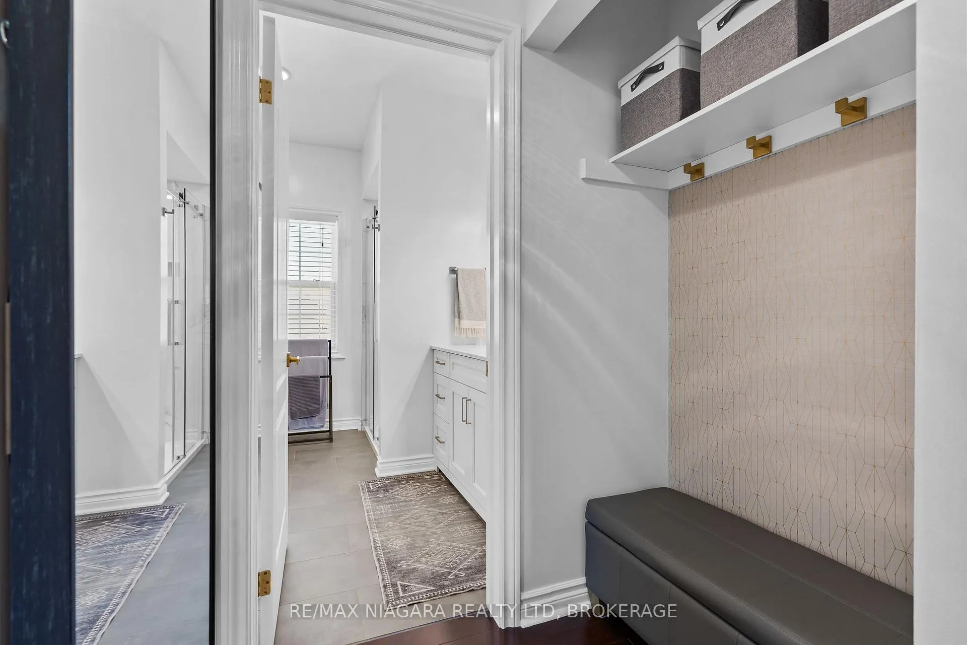 Photo 17 of 6301 Emma Street, Niagara Falls, Stamford — HOMEH