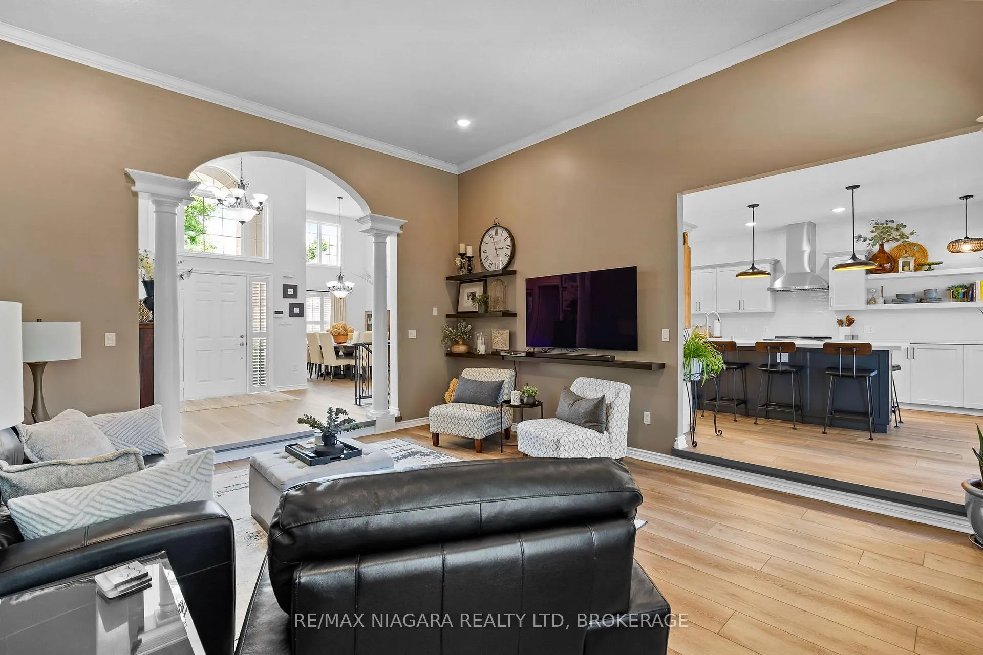 Photo 22 of 6301 Emma Street, Niagara Falls, Stamford — HOMEH