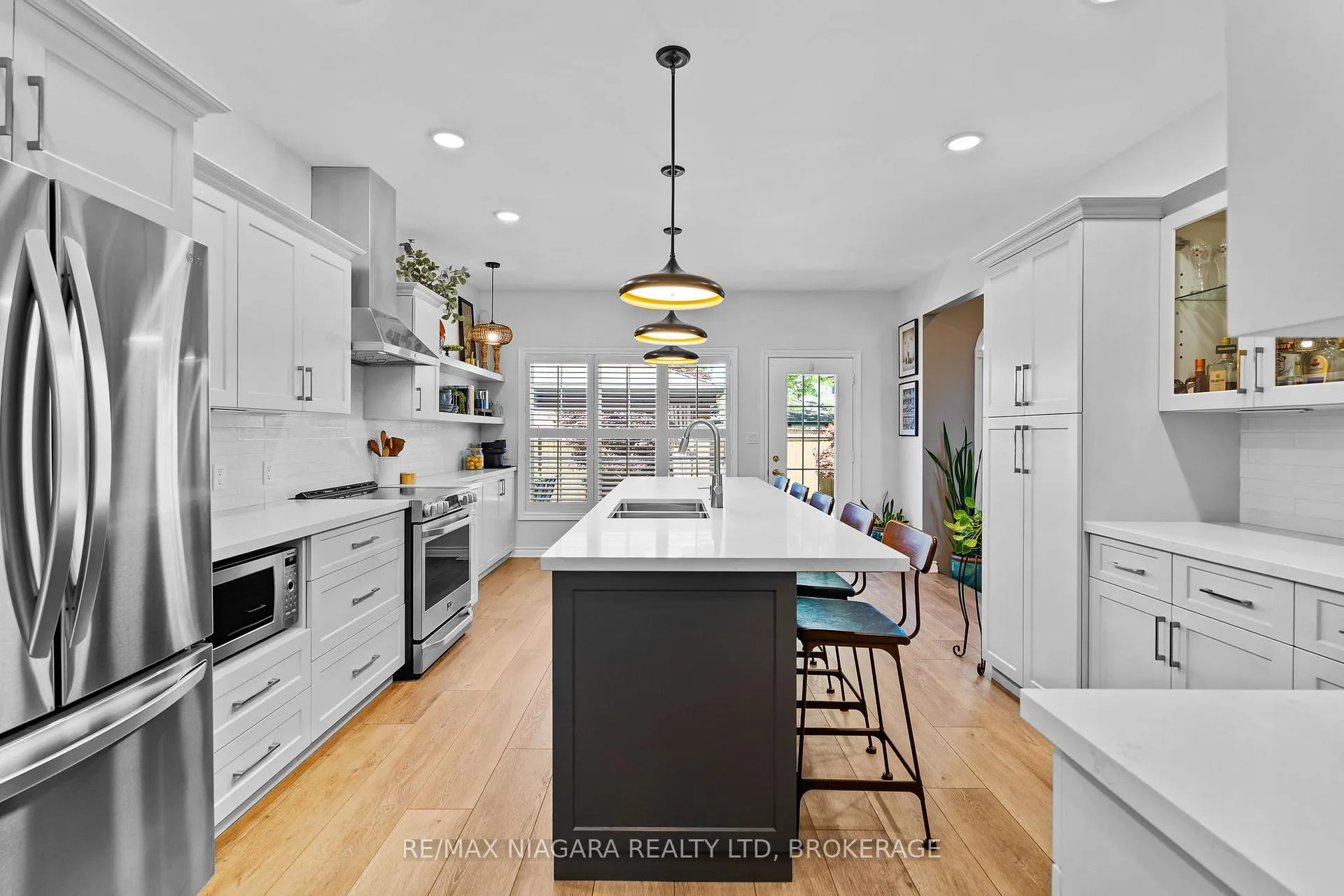 Photo 23 of 6301 Emma Street, Niagara Falls, Stamford — HOMEH