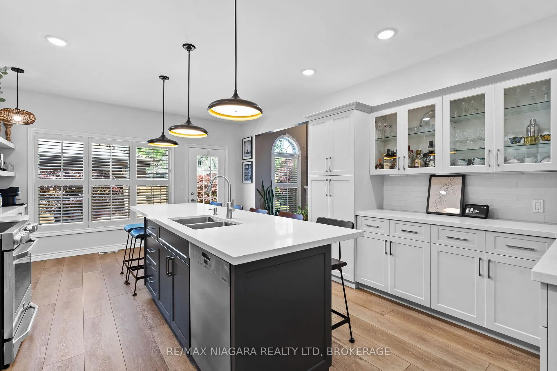 Photo 27 of 6301 Emma Street, Niagara Falls, Stamford — HOMEH