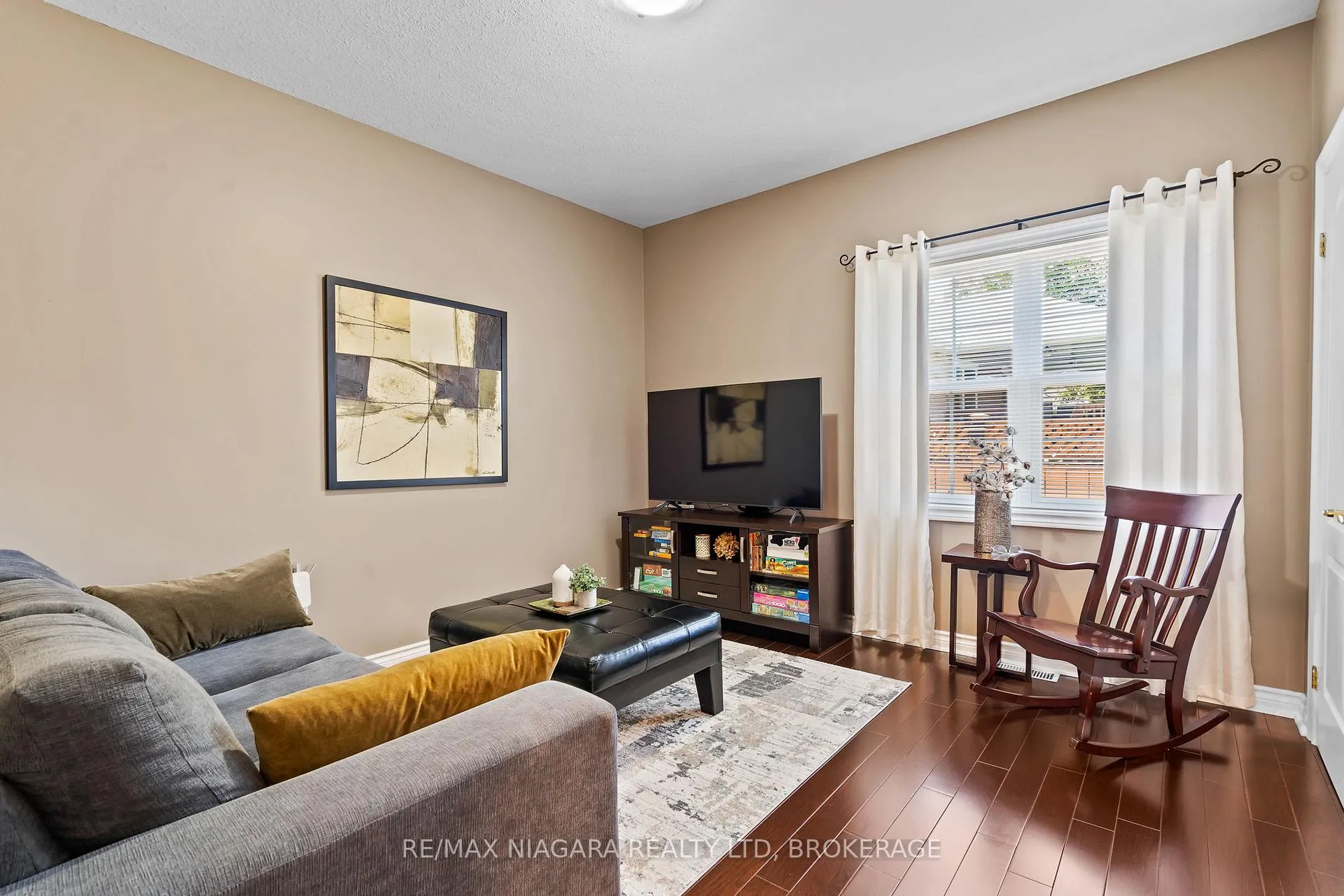 Photo 28 of 6301 Emma Street, Niagara Falls, Stamford — HOMEH