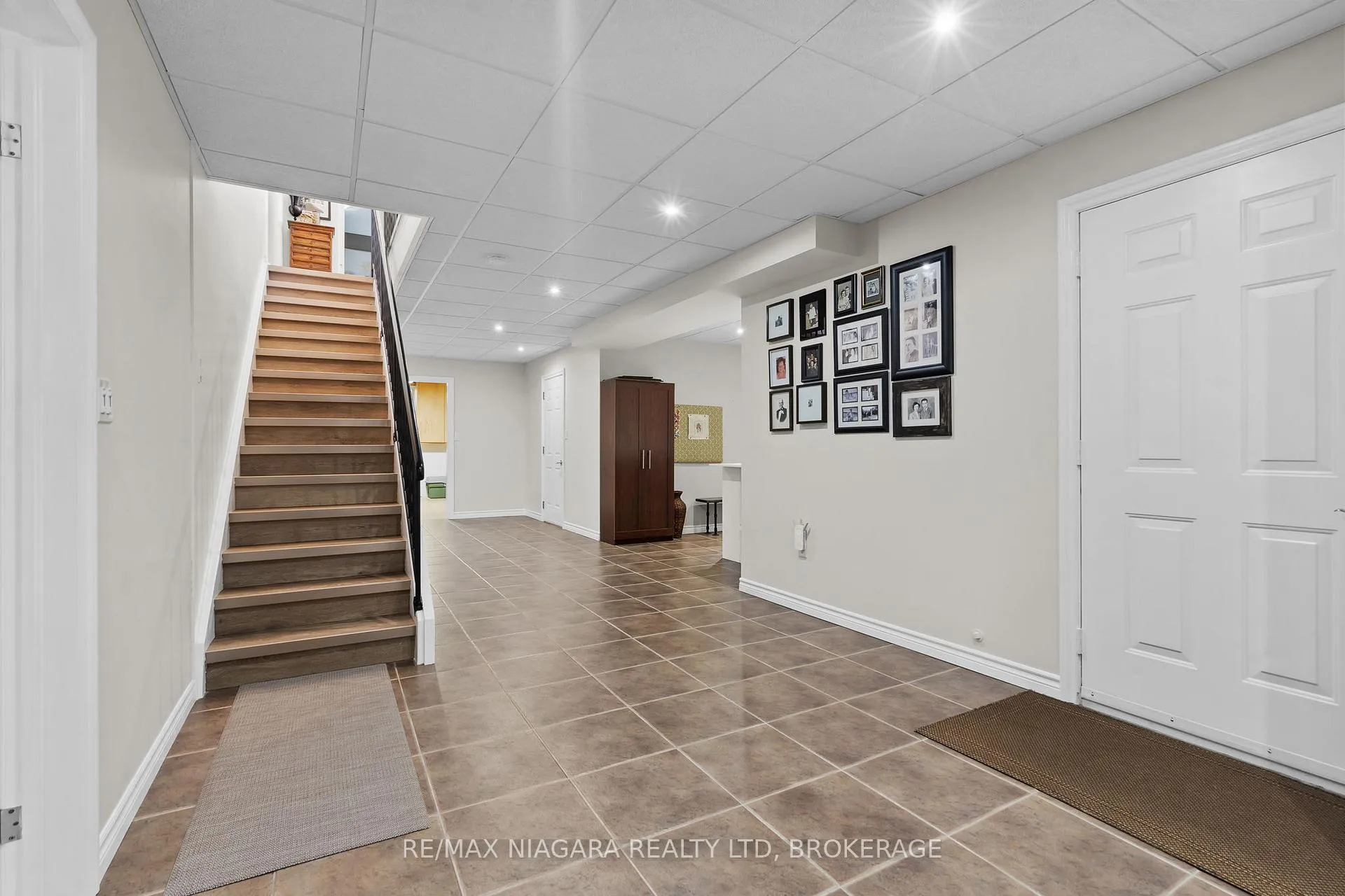 Photo 31 of 6301 Emma Street, Niagara Falls, Stamford — HOMEH