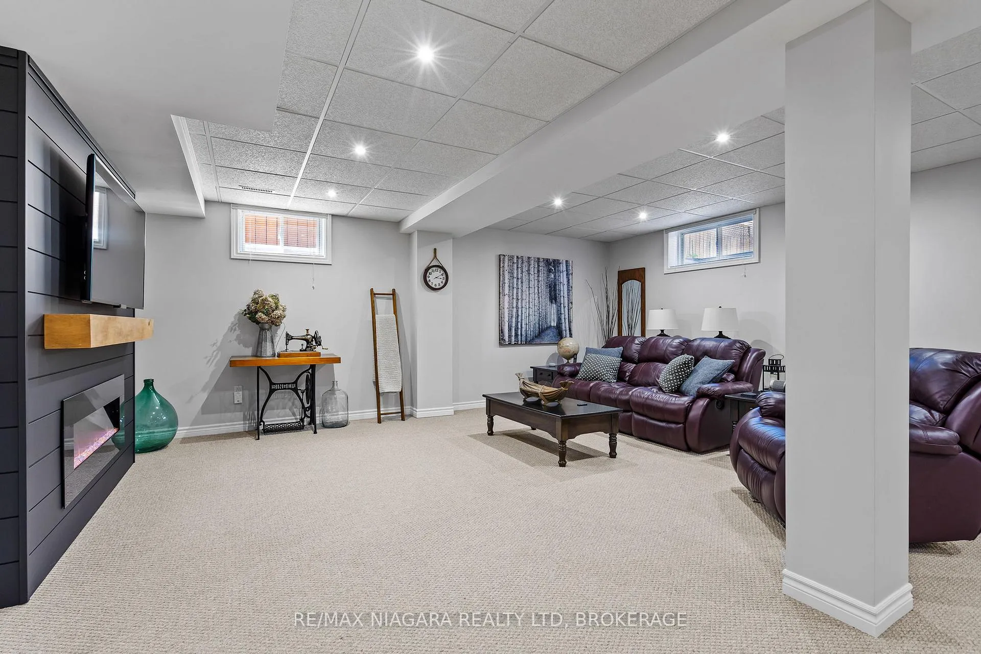 Photo 33 of 6301 Emma Street, Niagara Falls, Stamford — HOMEH