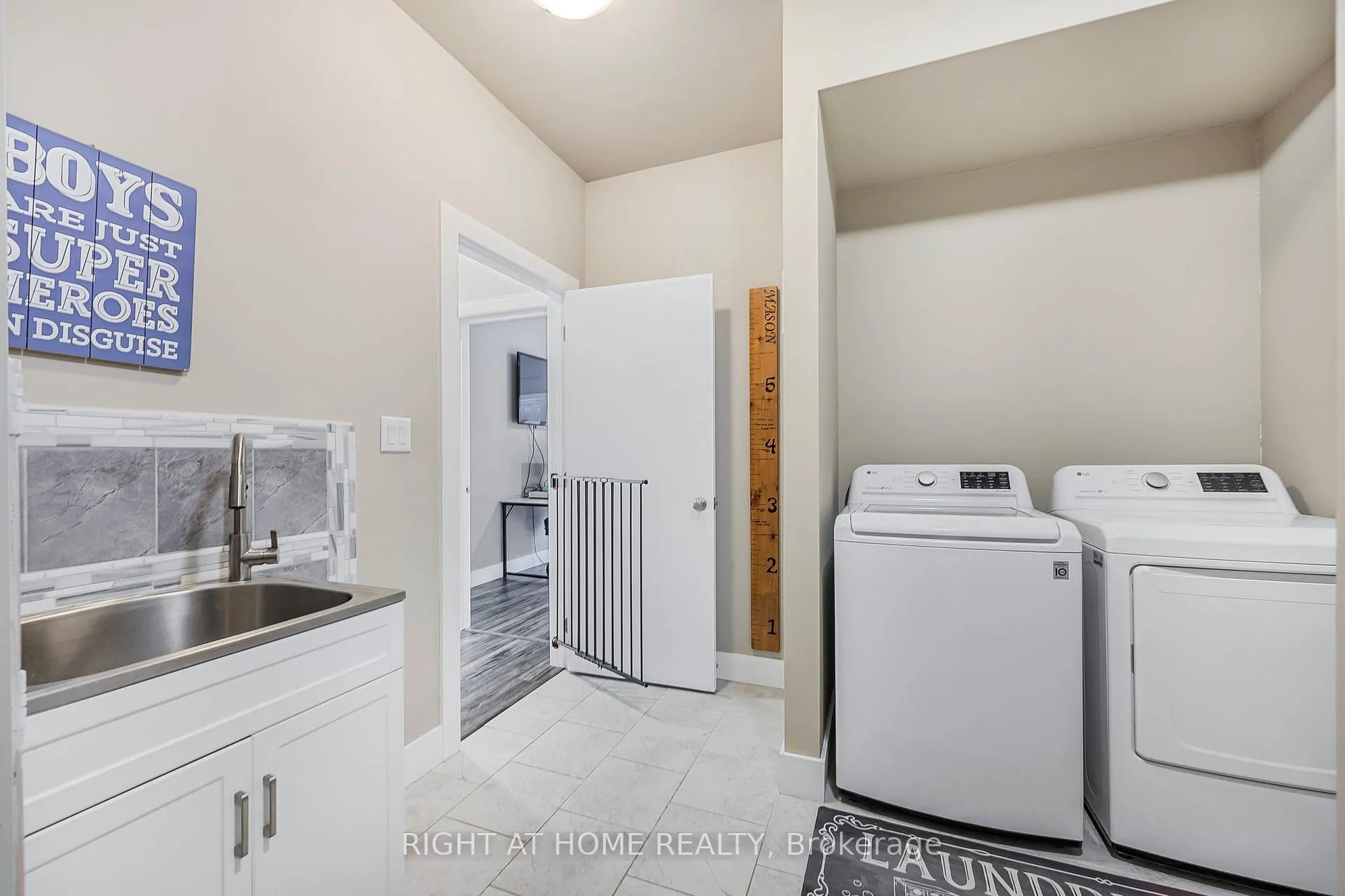 Photo 16 of 575 Oleary Lane, Tay, Victoria Harbour — HOMEH