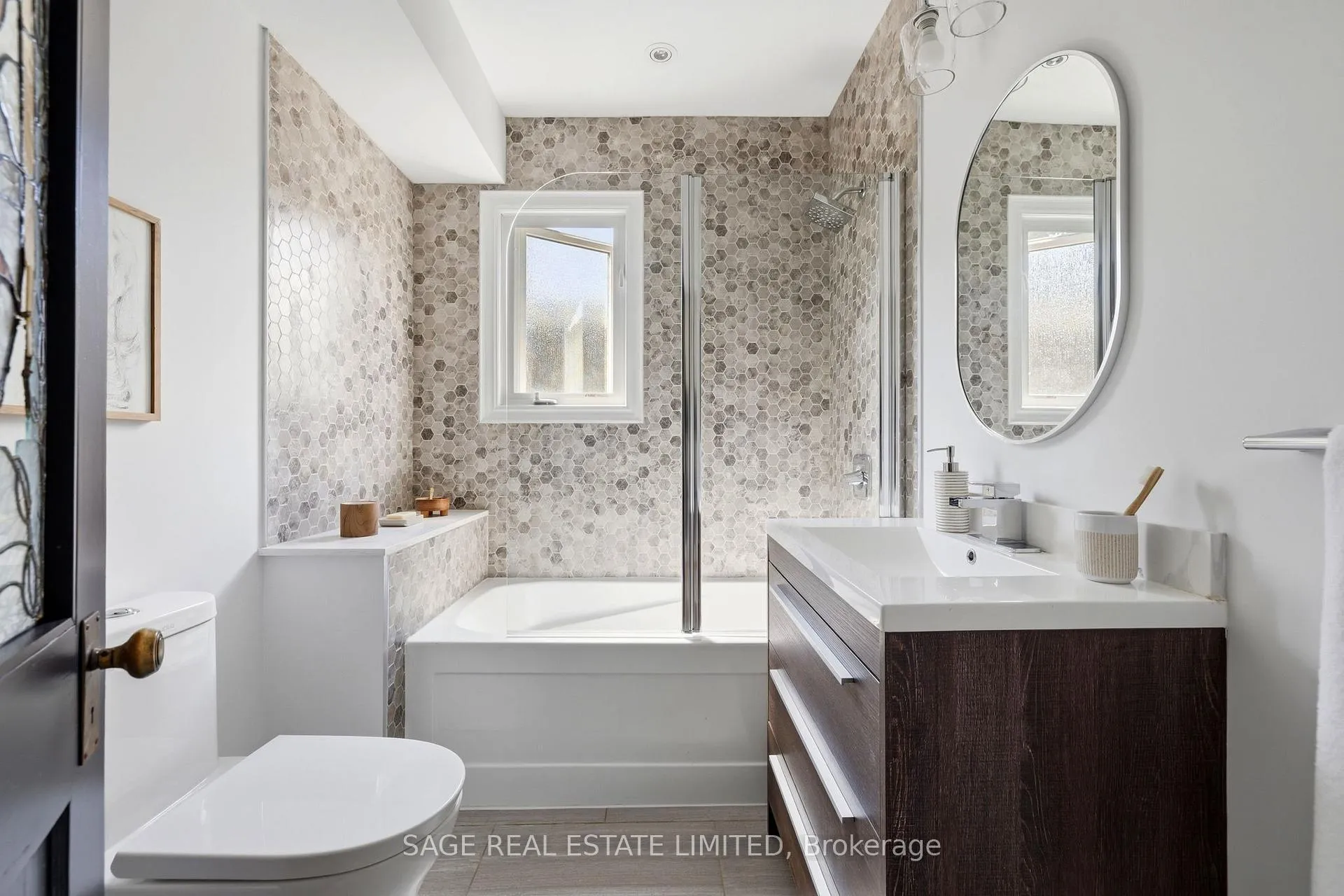 Photo 26 of 25 Lawlor Avenue, Toronto, East End-Danforth — HOMEH