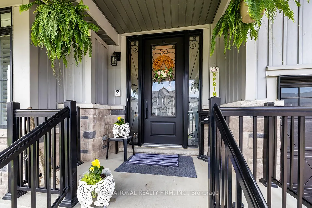 Photo 4 of 82 Hennessey Crescent, Kawartha Lakes, Lindsay — HOMEH