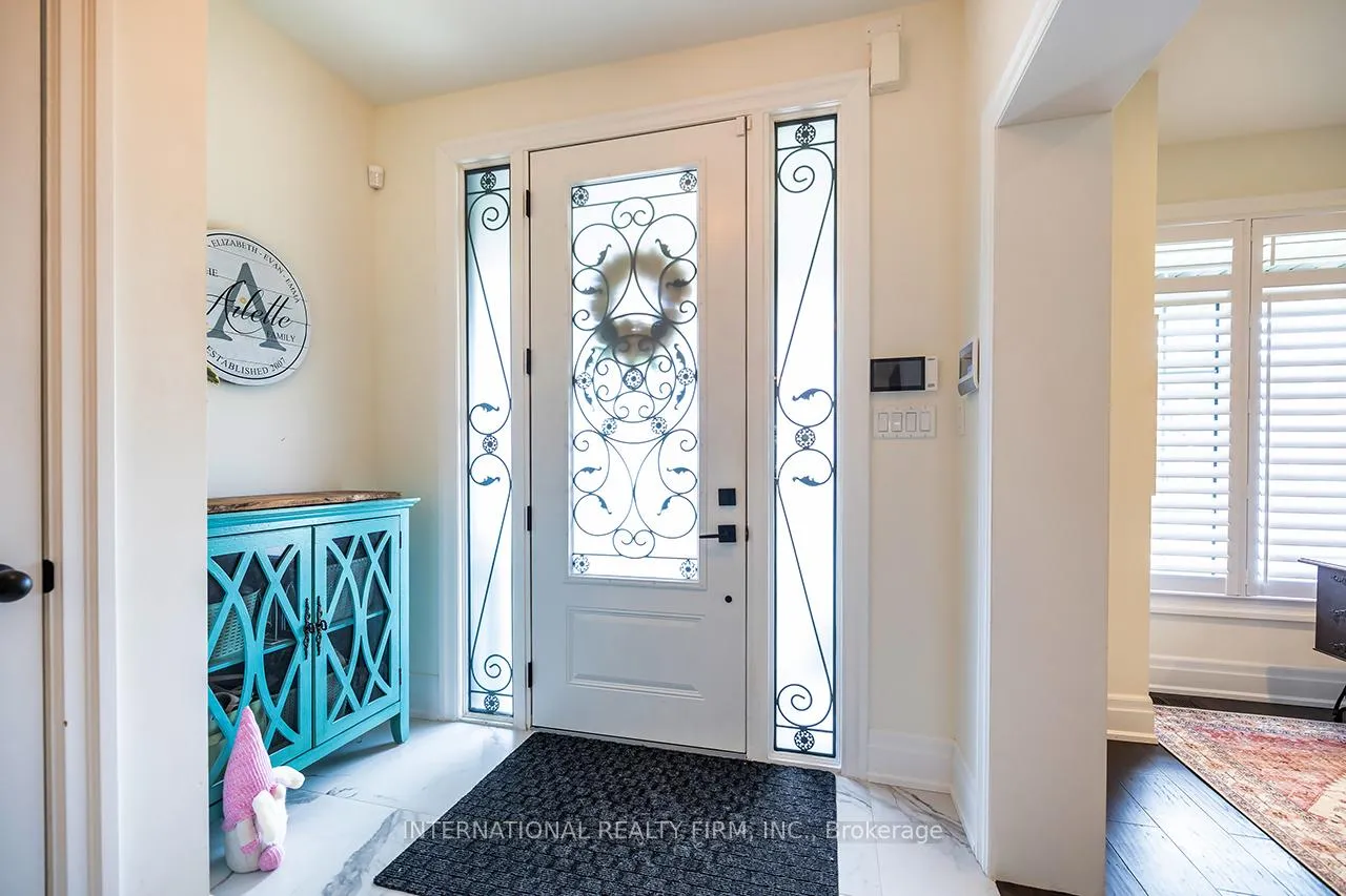 Photo 5 of 82 Hennessey Crescent, Kawartha Lakes, Lindsay — HOMEH