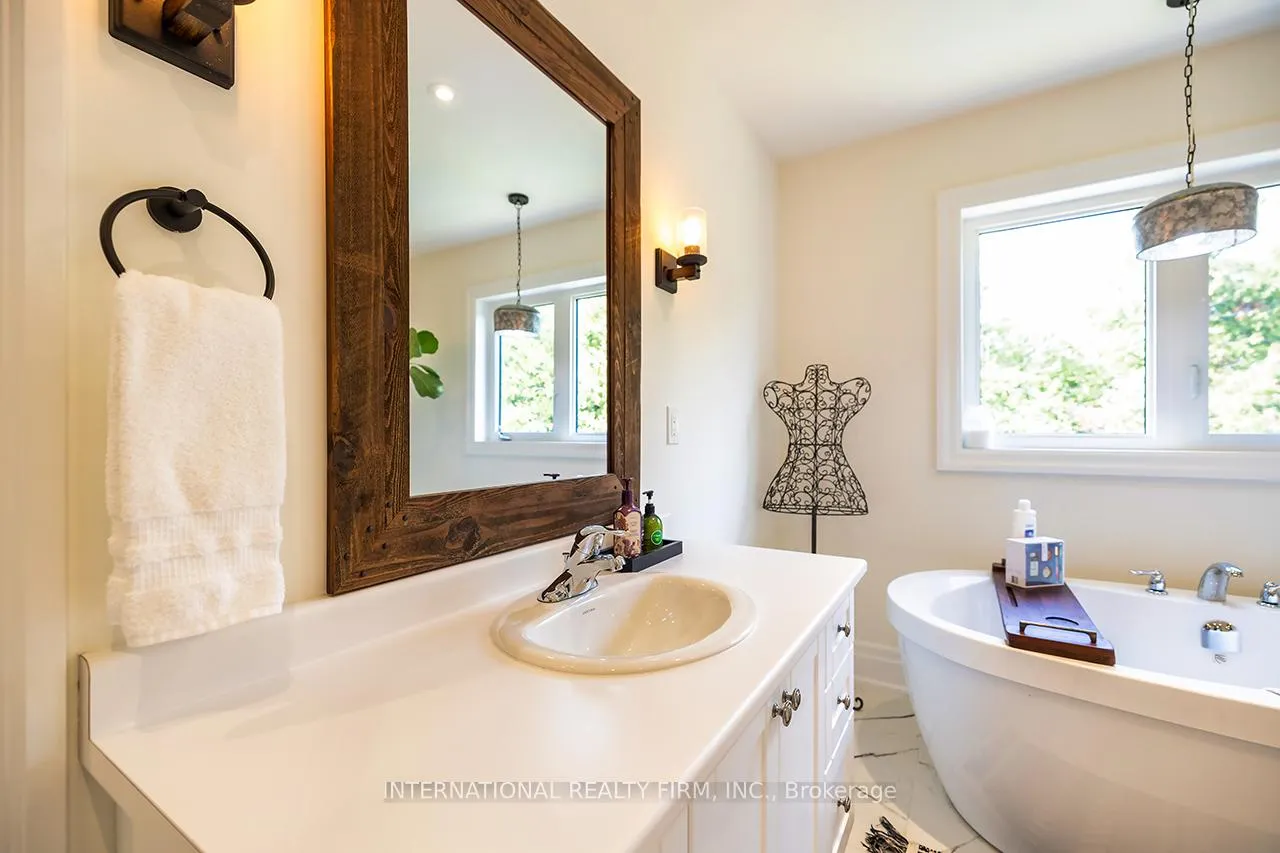 Photo 34 of 82 Hennessey Crescent, Kawartha Lakes, Lindsay — HOMEH