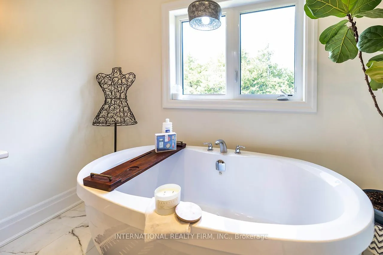 Photo 36 of 82 Hennessey Crescent, Kawartha Lakes, Lindsay — HOMEH