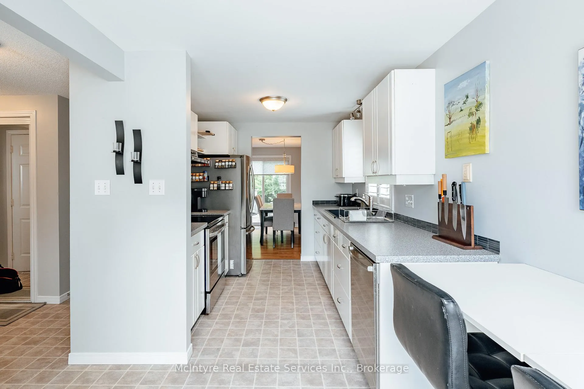 Photo 10 of 560 Penny Lane, Waterloo — HOMEH