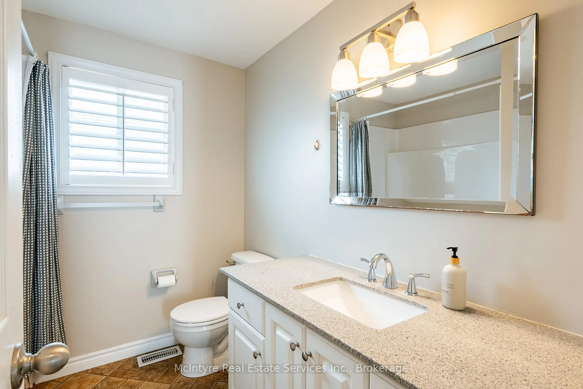 Photo 21 of 560 Penny Lane, Waterloo — HOMEH