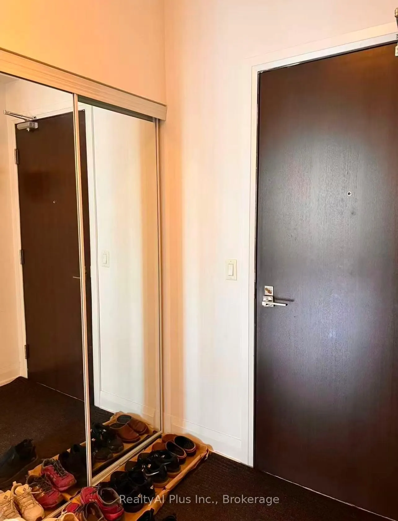 Photo 5 of Unit 1025, 372 Highway 7 E, Richmond Hill, Doncrest — HOMEH
