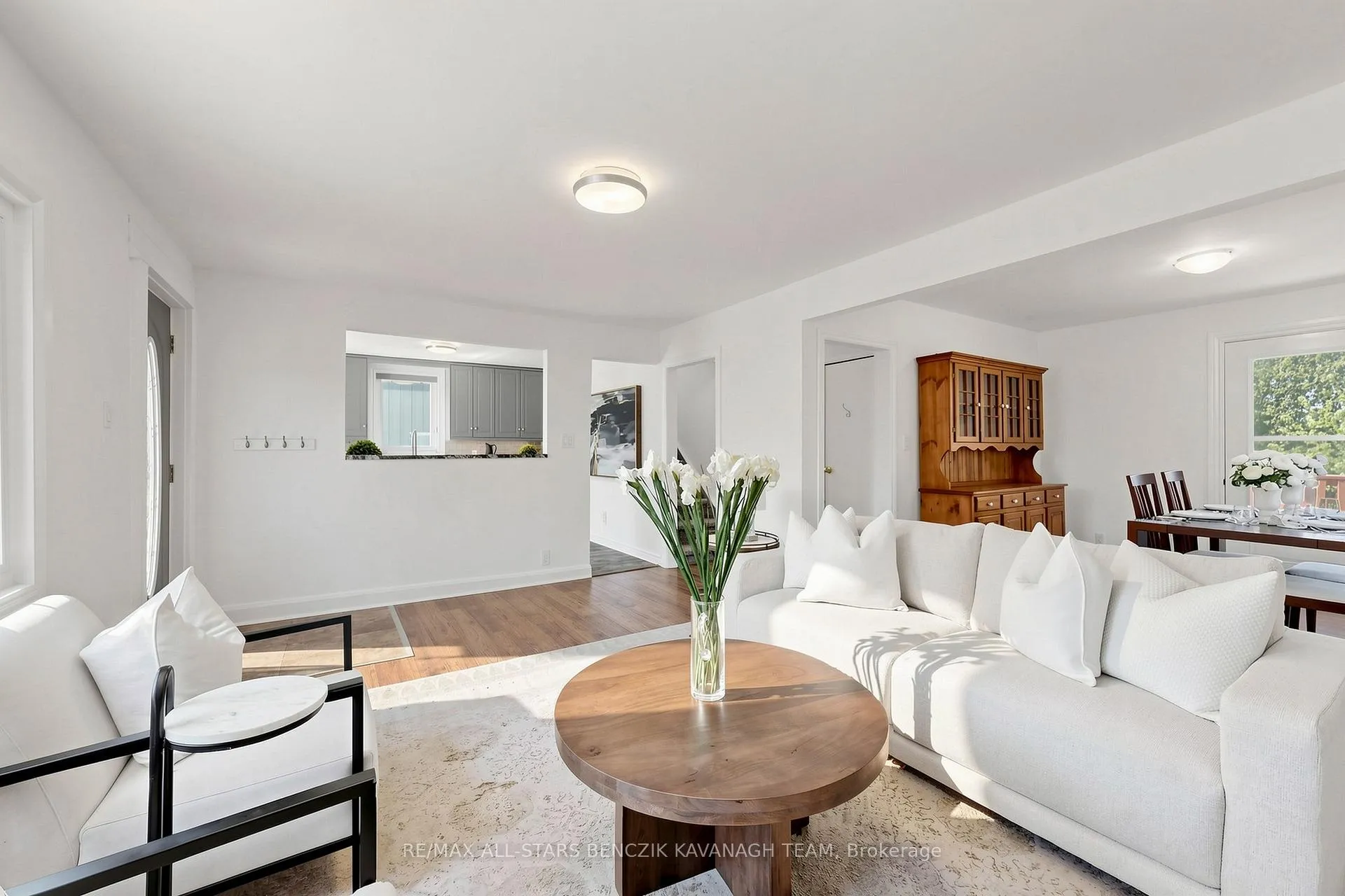 Photo 6 of 522 Sheppard Avenue, Pickering, Woodlands — HOMEH