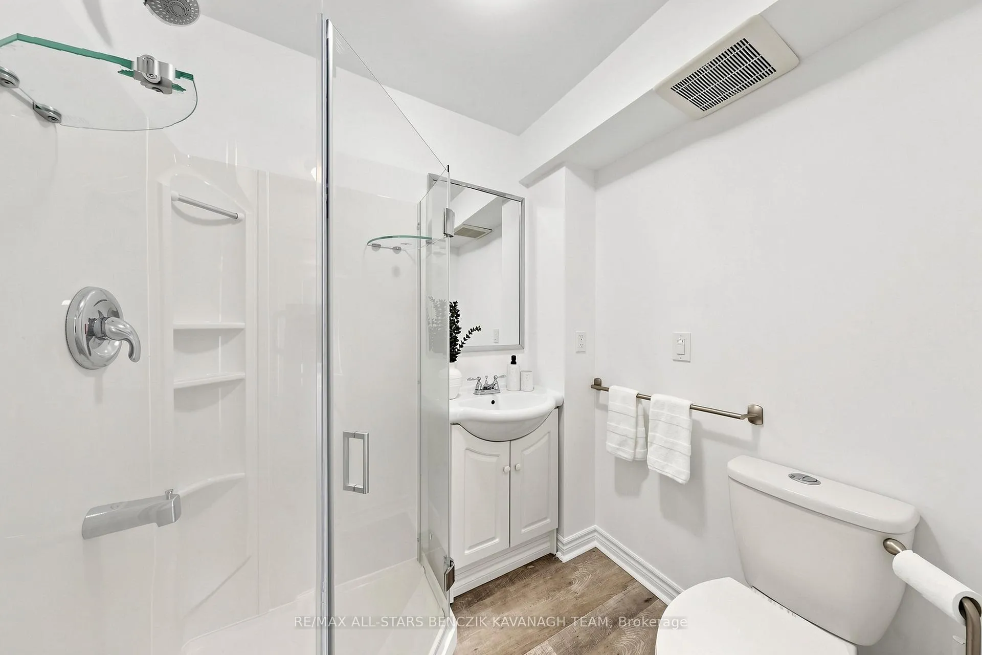 Photo 12 of 522 Sheppard Avenue, Pickering, Woodlands — HOMEH