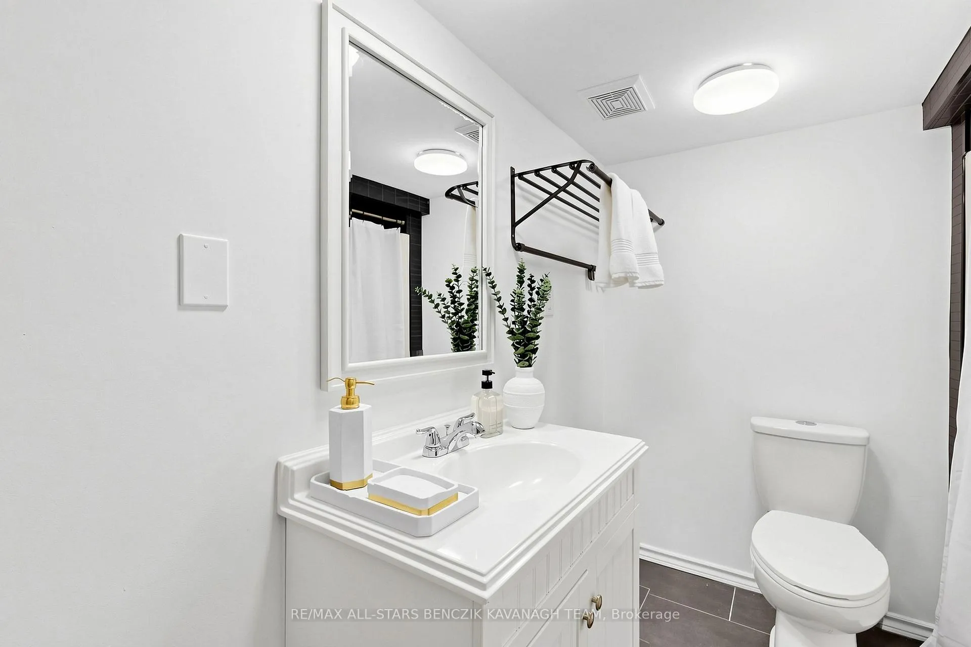 Photo 21 of 522 Sheppard Avenue, Pickering, Woodlands — HOMEH