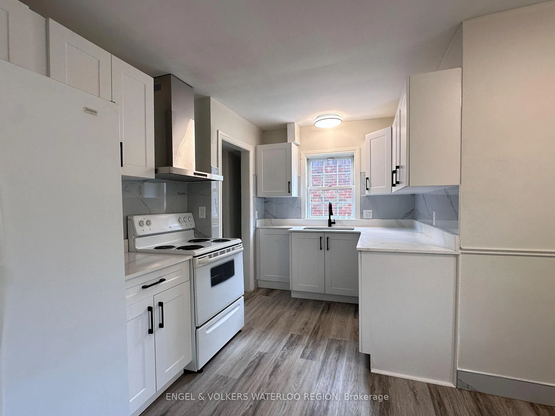 Photo 4 of 738 Randolph Avenue, Windsor, Windsor University District — HOMEH